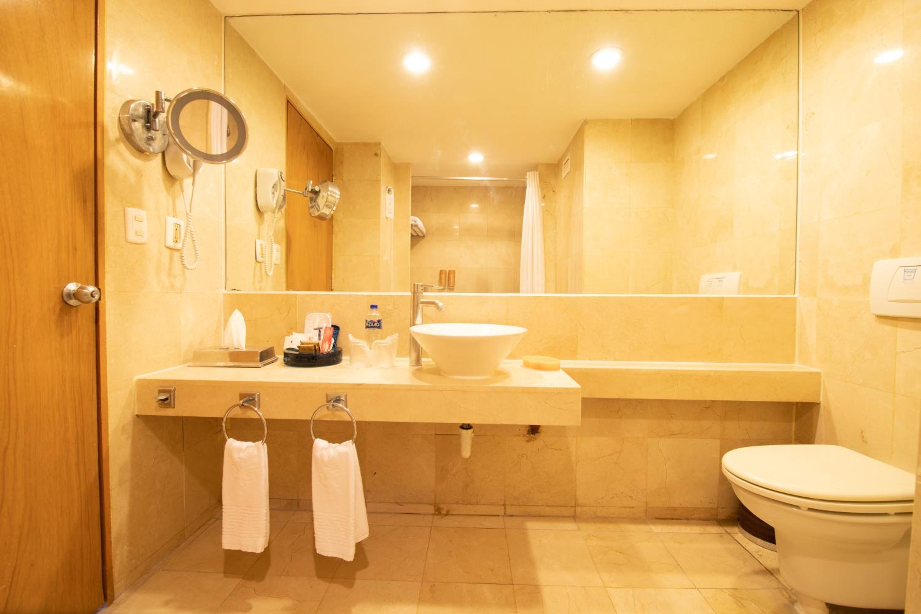 Club Privilege Suite with Sea View - Photo 6
