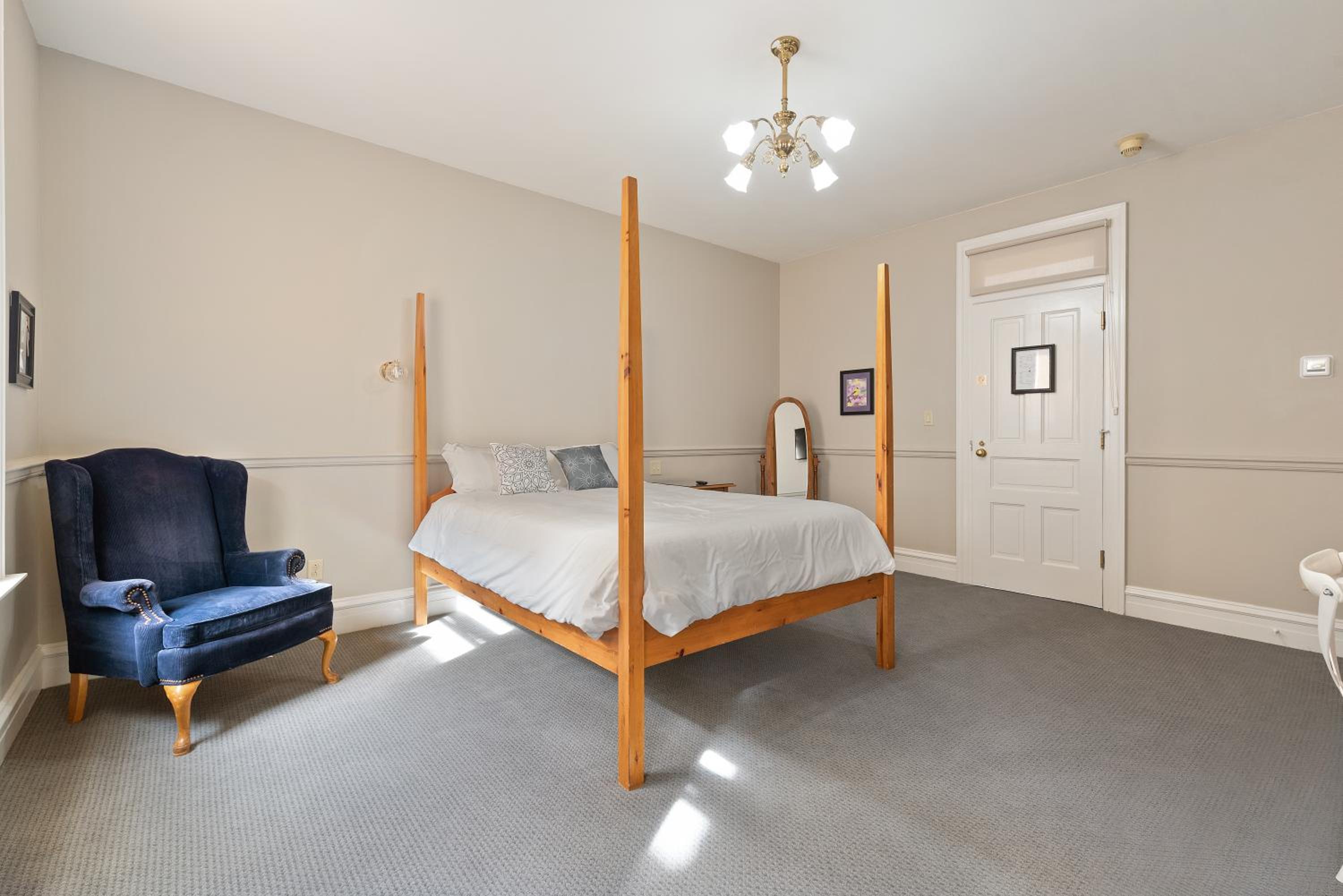Small Single Room photo 3