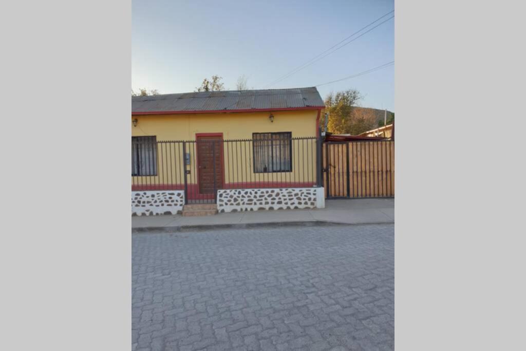 Five-Bedroom House photo 3