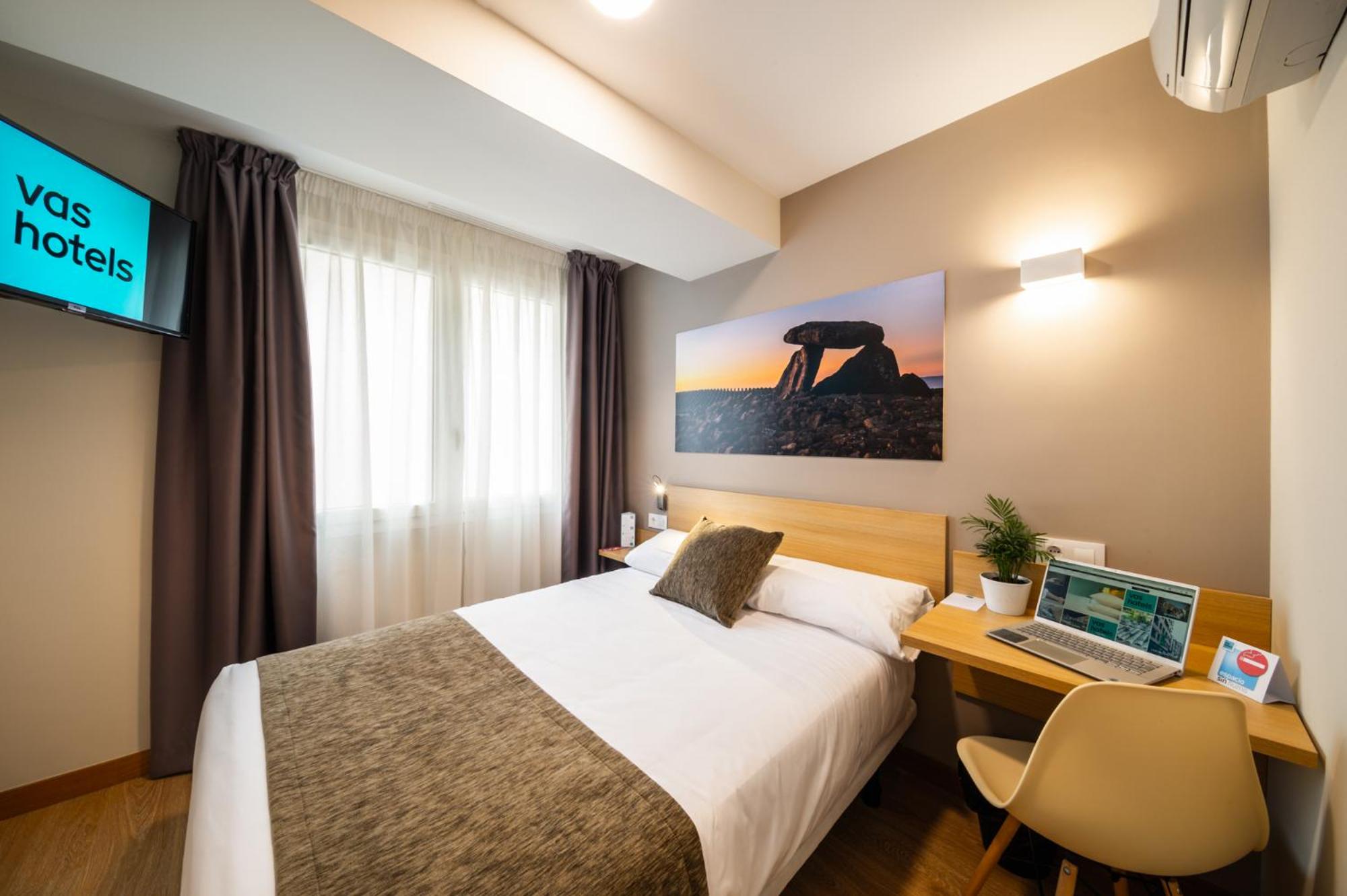 Single Room with big bed photo 3