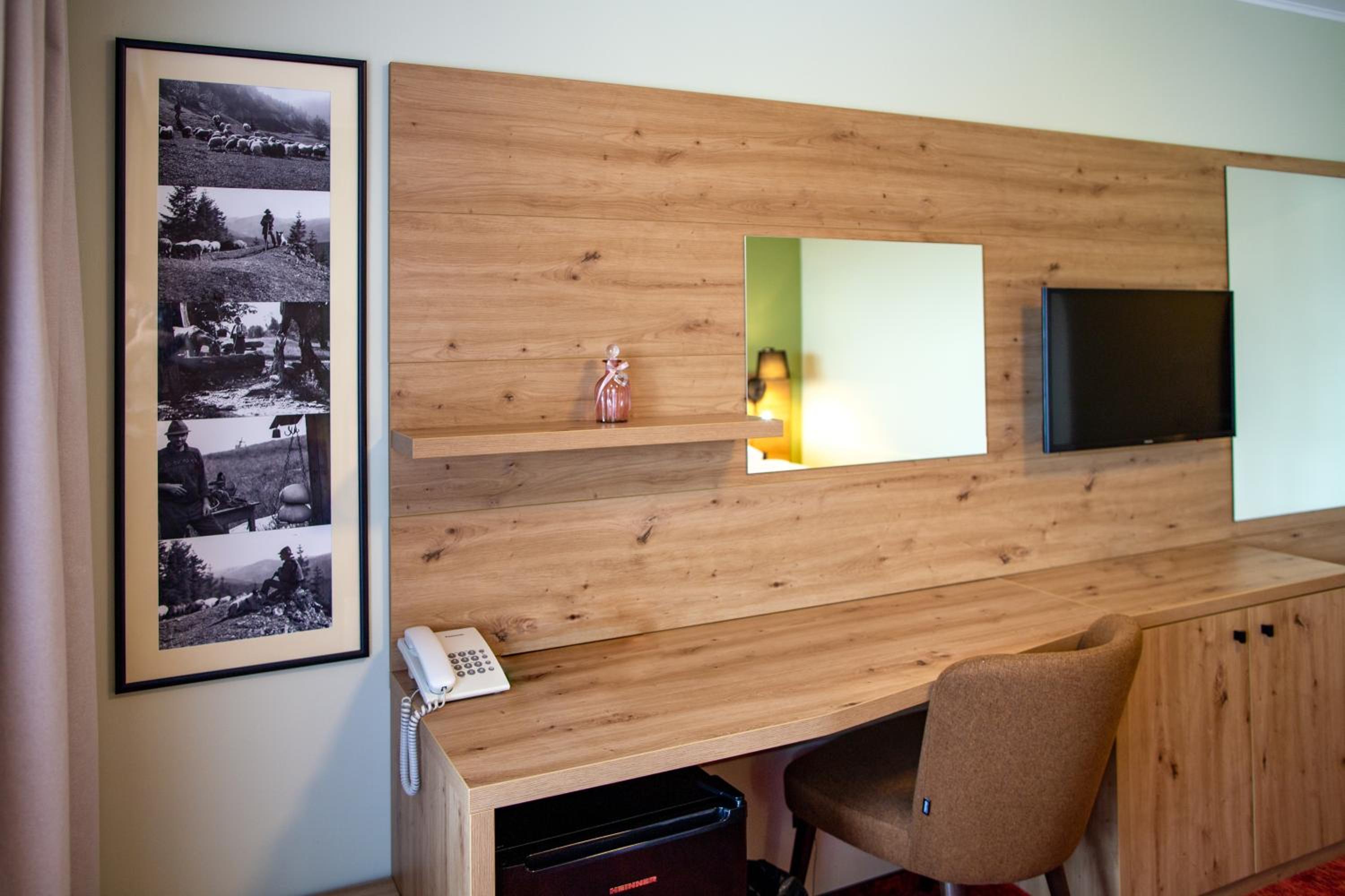 Double or Twin Room with Balcony - Photo 14