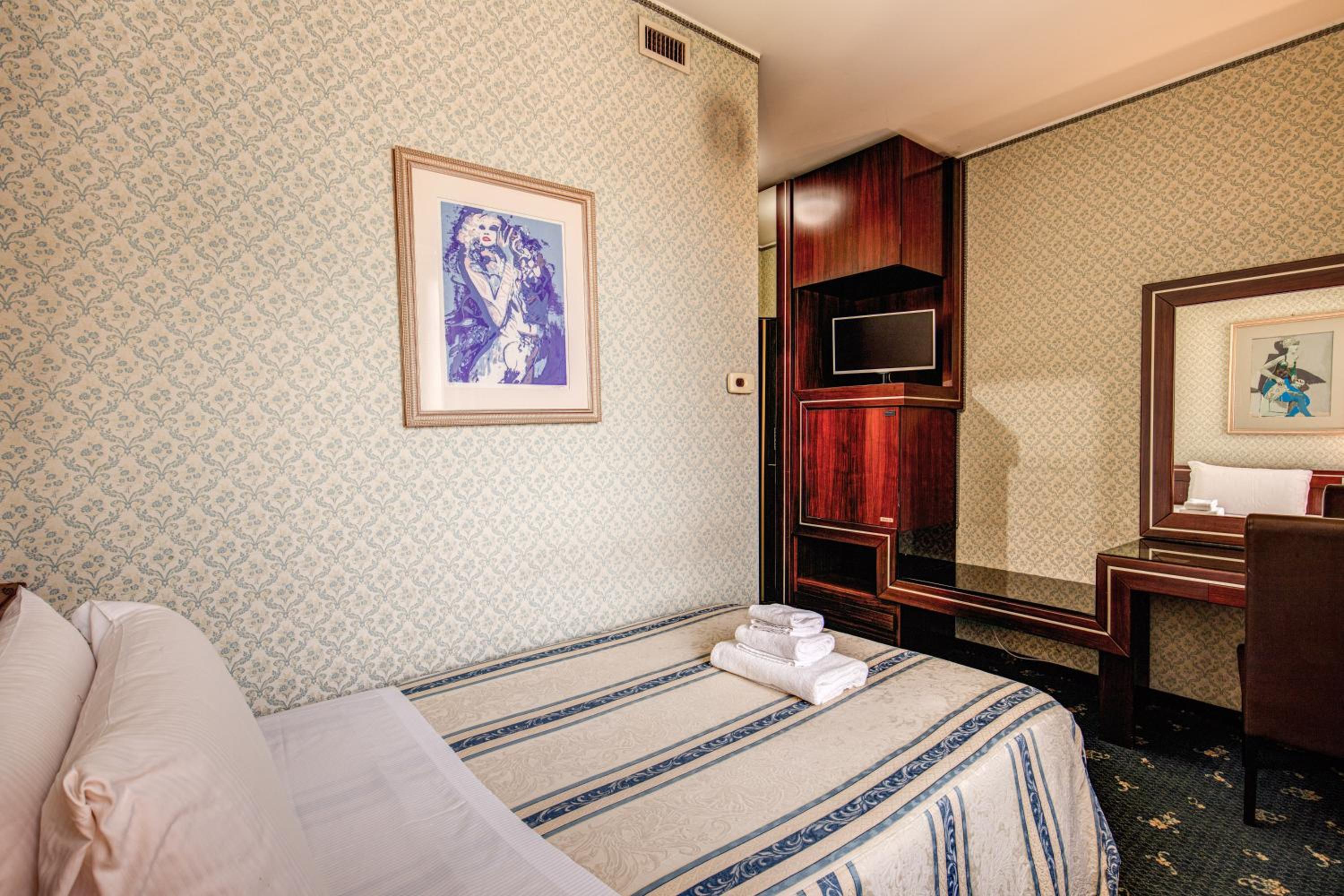Superior Single Room