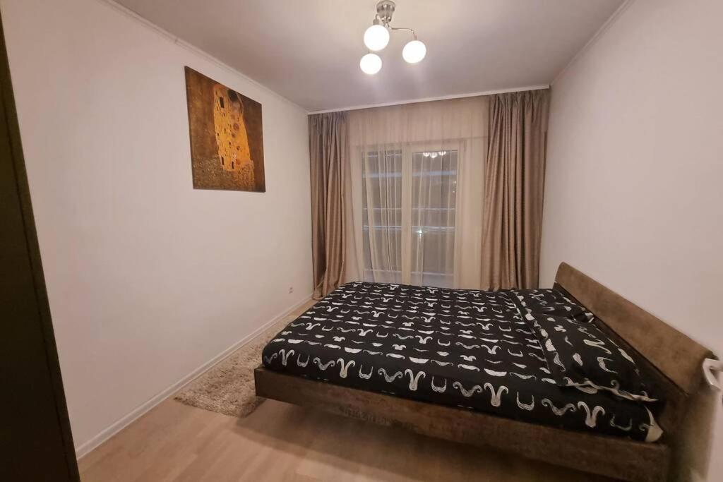 Two-Bedroom Apartment - Photo 2