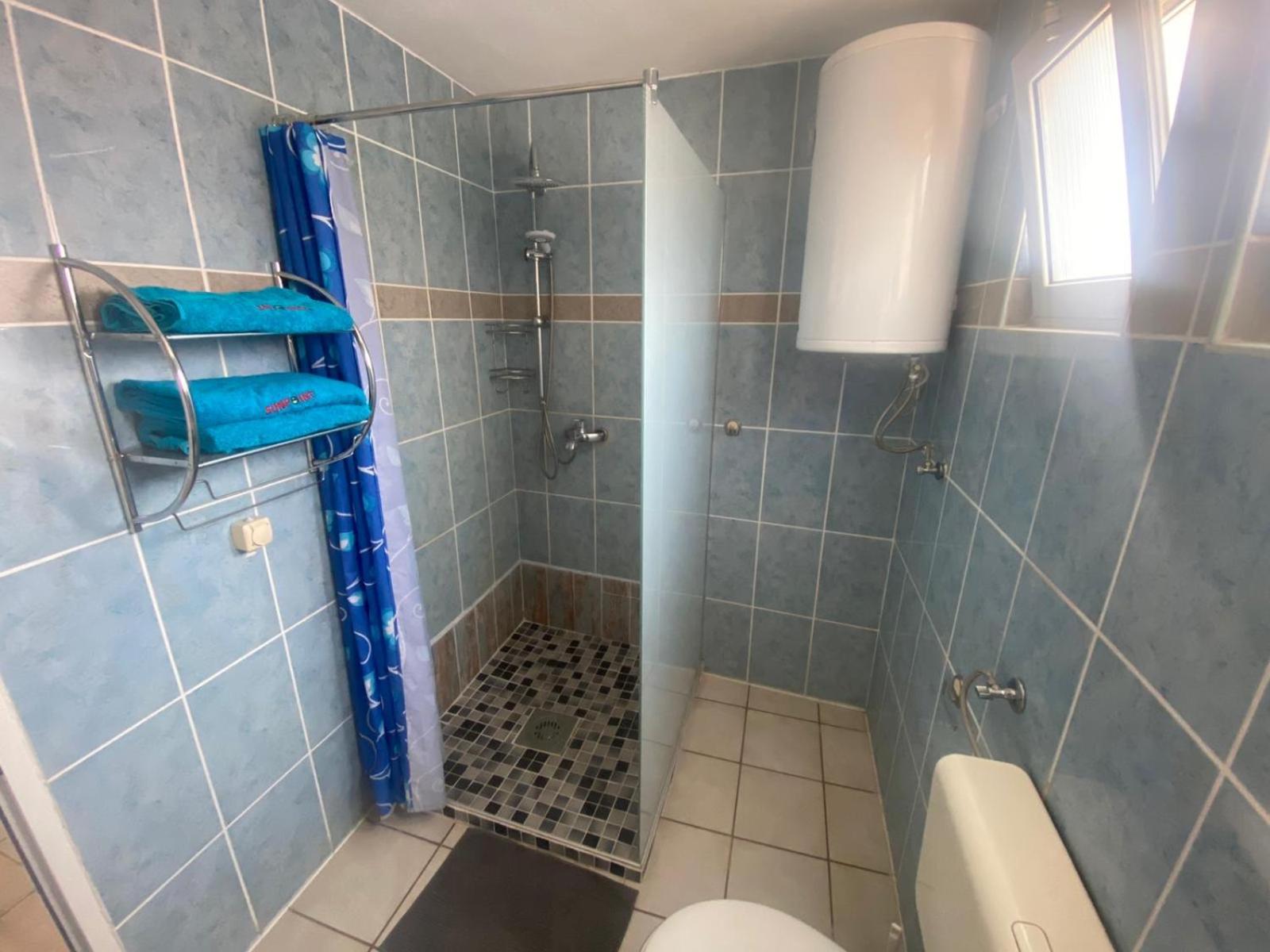 Family Room with Shower photo 3