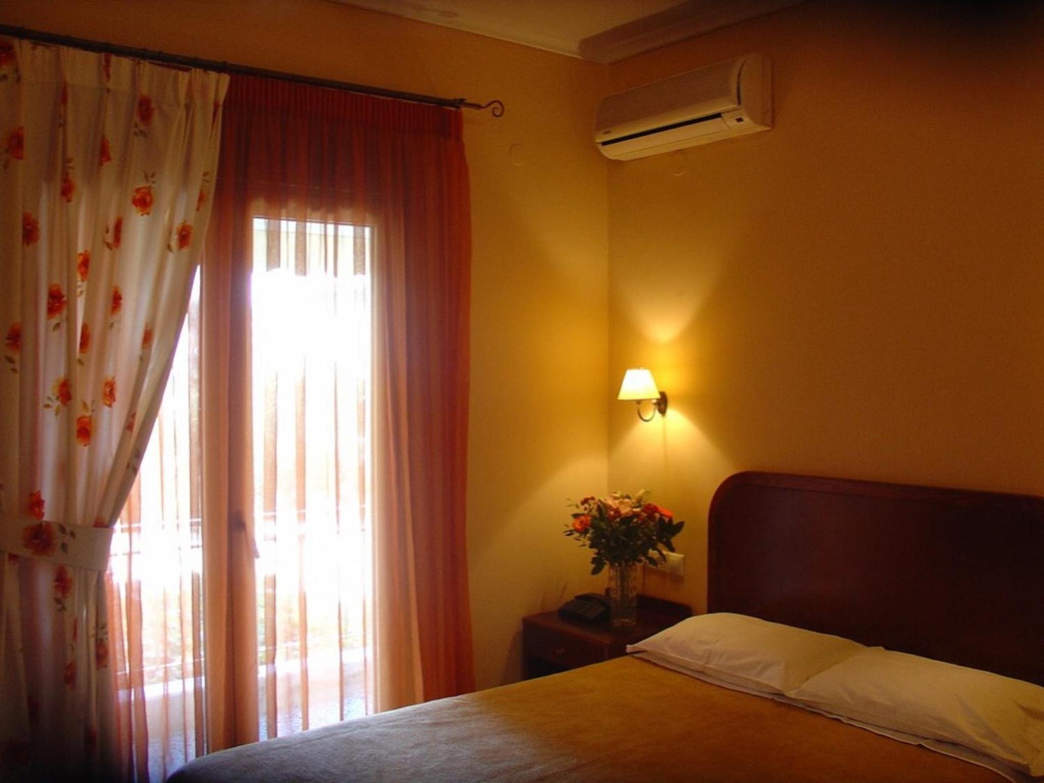 Standard Double Room photo 3