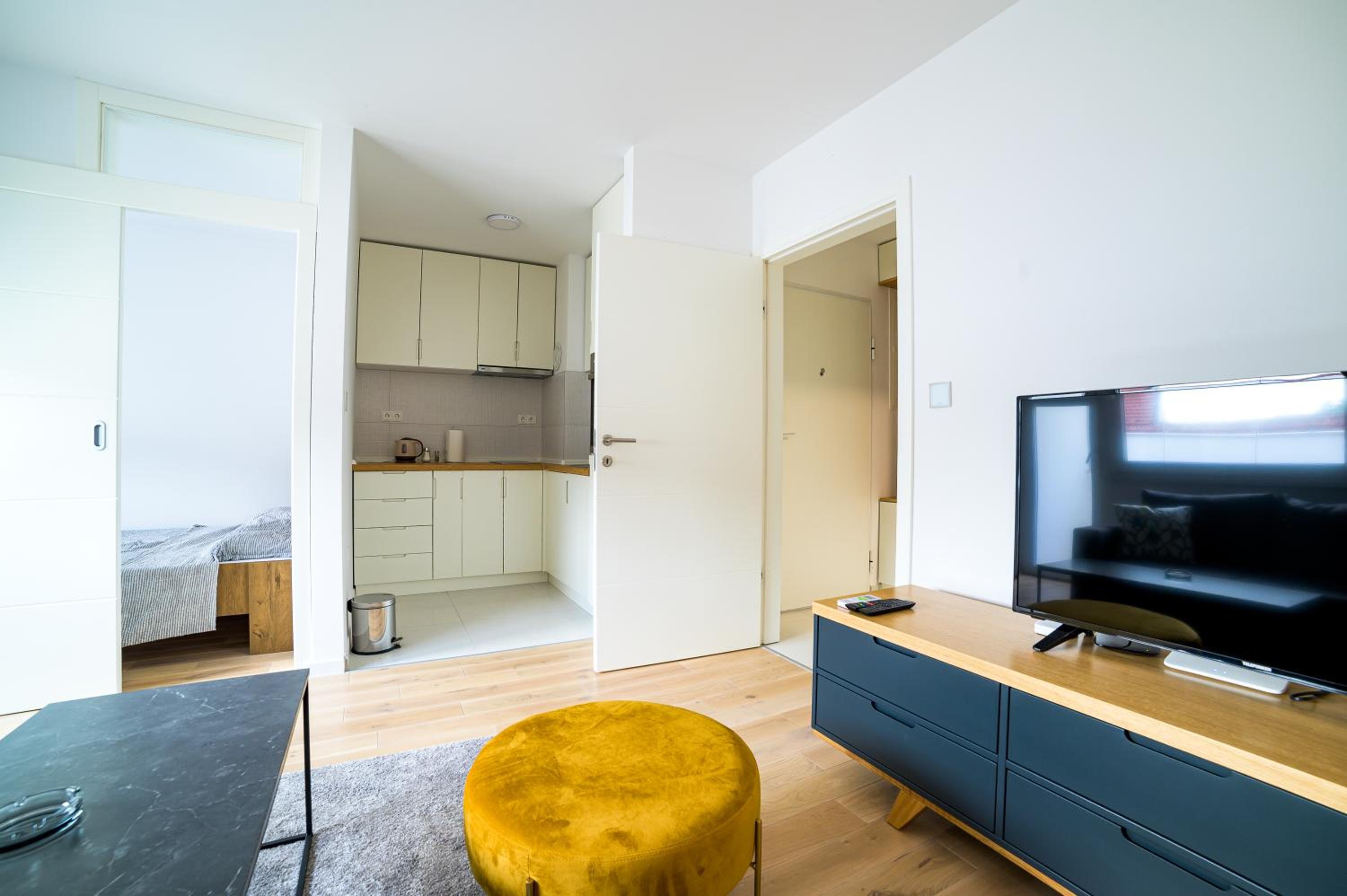 Apartment with Balcony photo 3