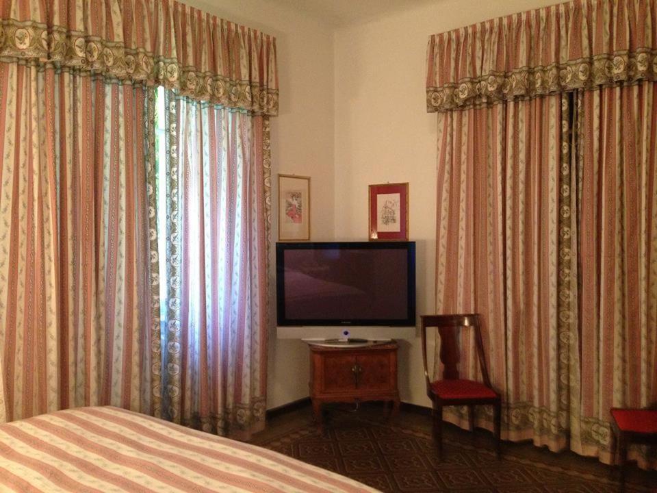 Three Connecting Double Rooms - Photo 1