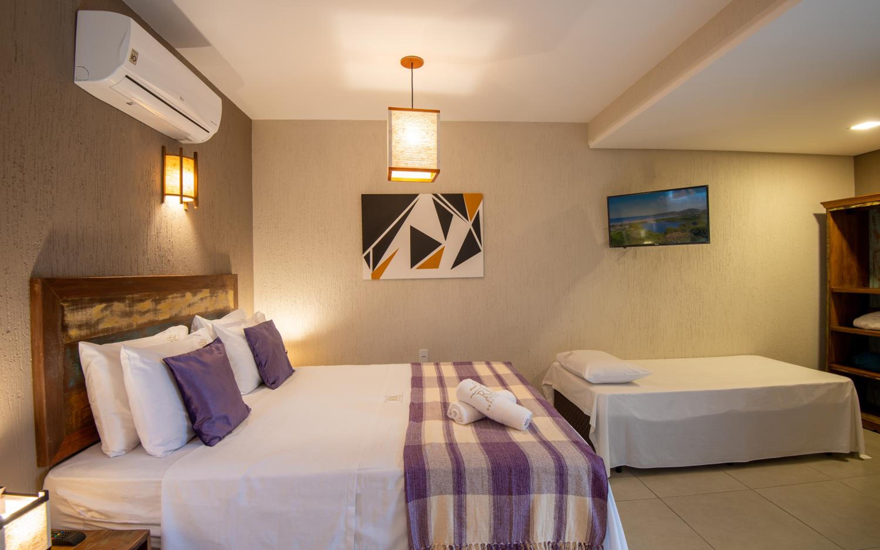 Suite with Pool View - Photo 12