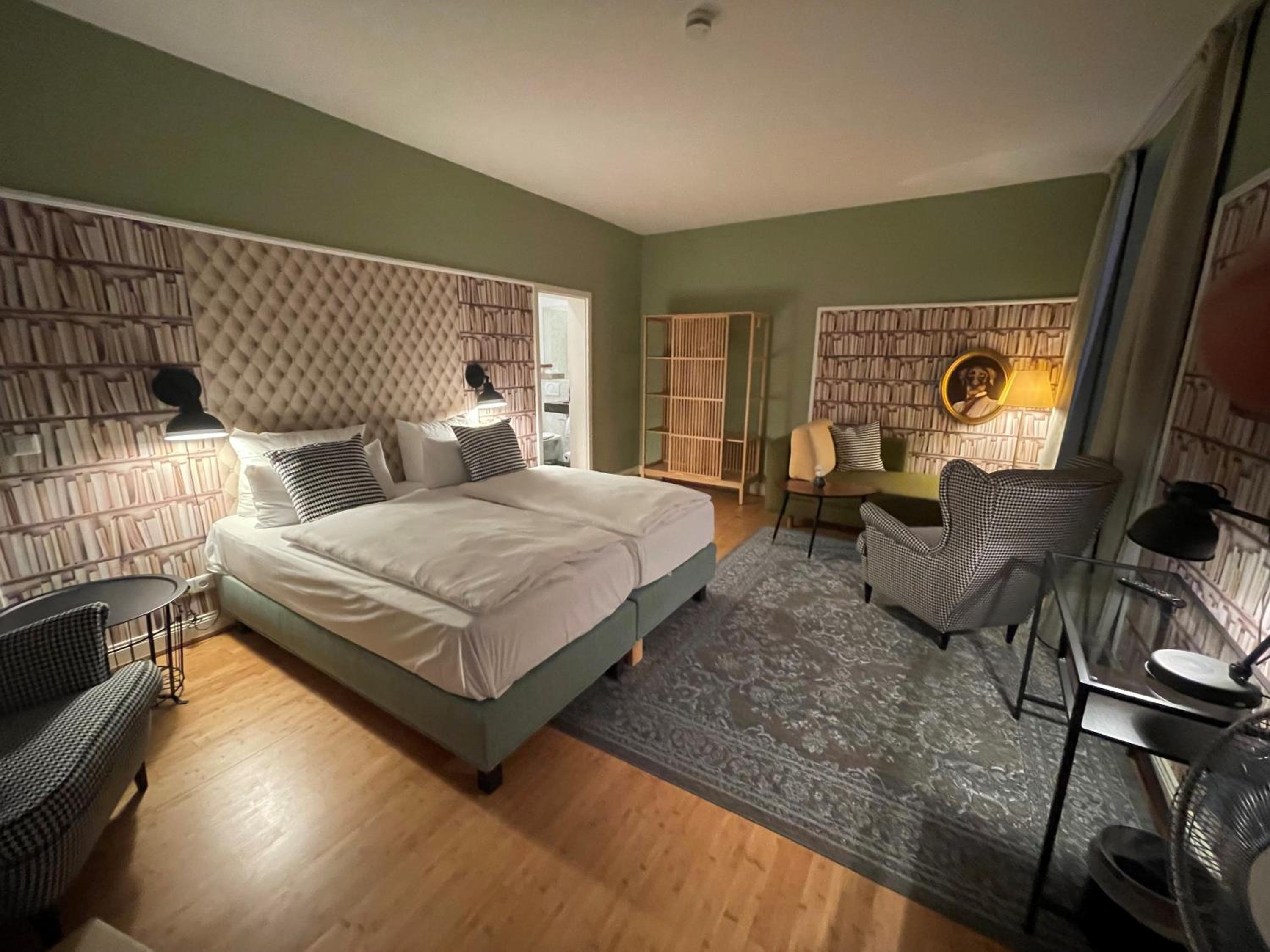 Double Room - Photo 11
