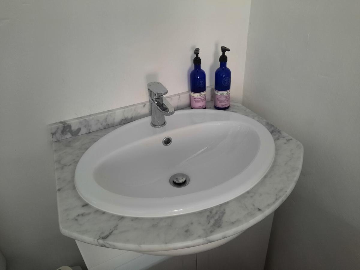 Deluxe King Suite - Photo 14