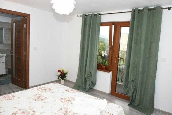 Double Room with Private Bathroom - Photo 2