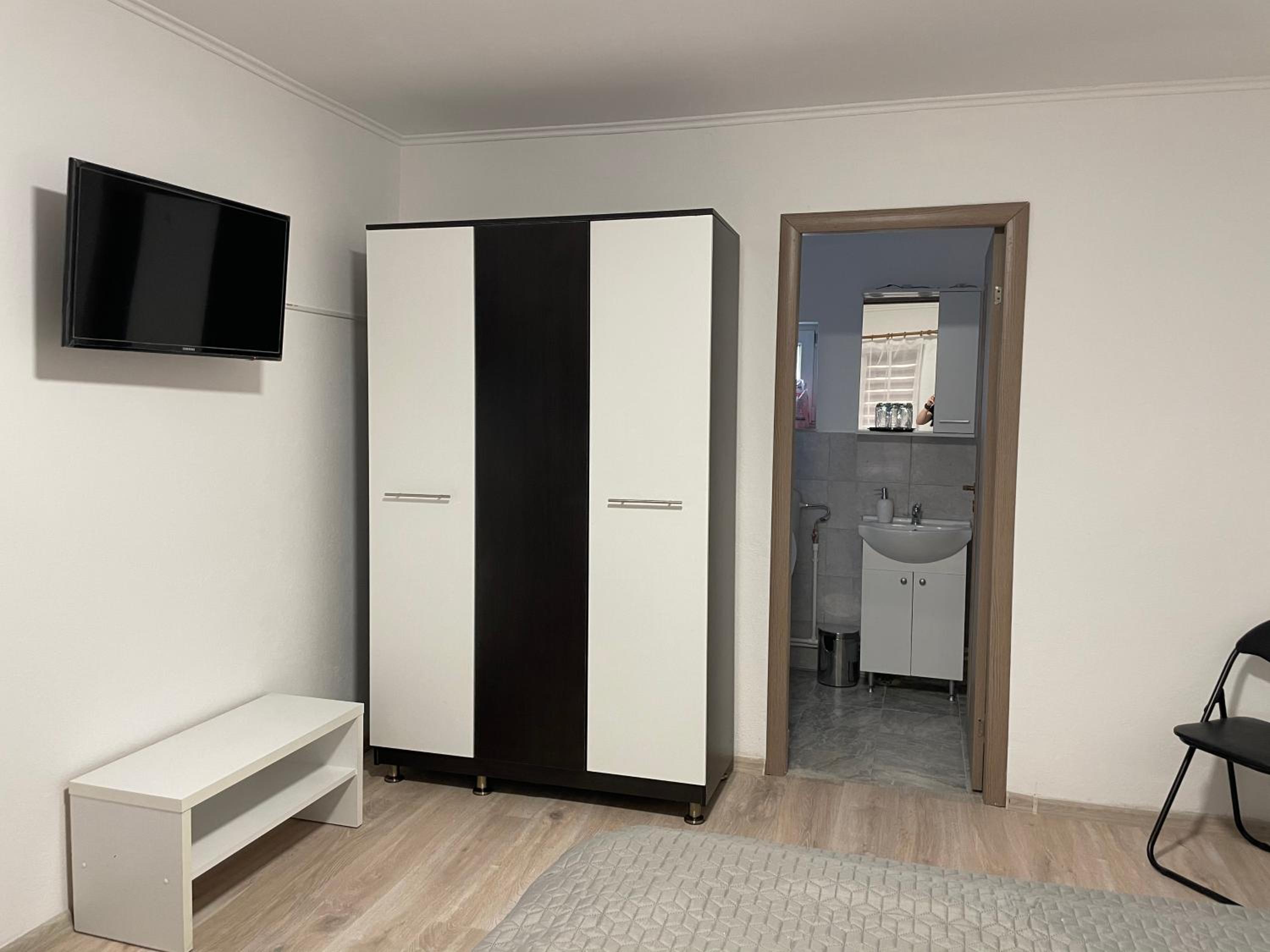 Double Room with Private Bathroom photo 2
