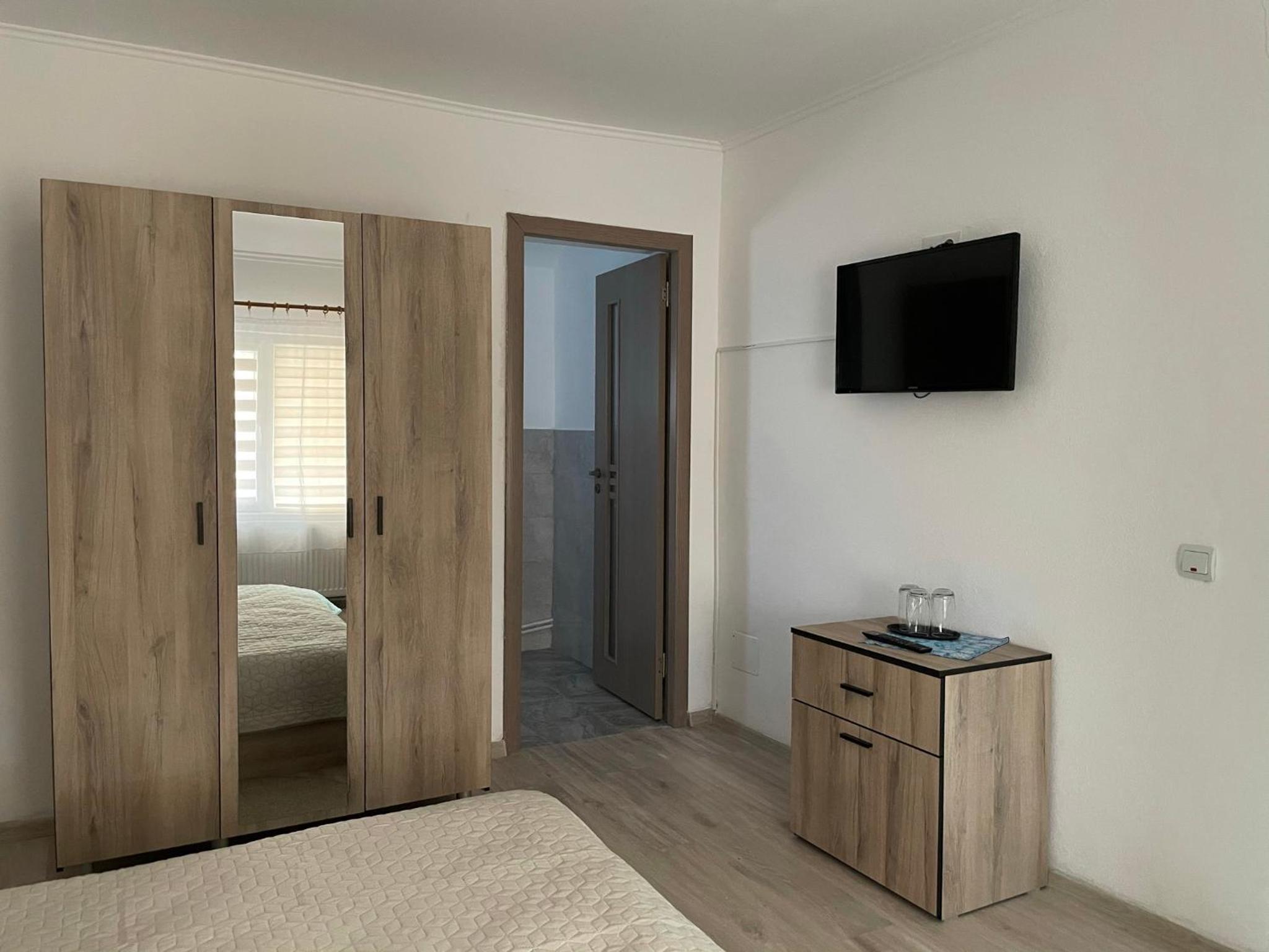 Double Room with Private Bathroom photo 2