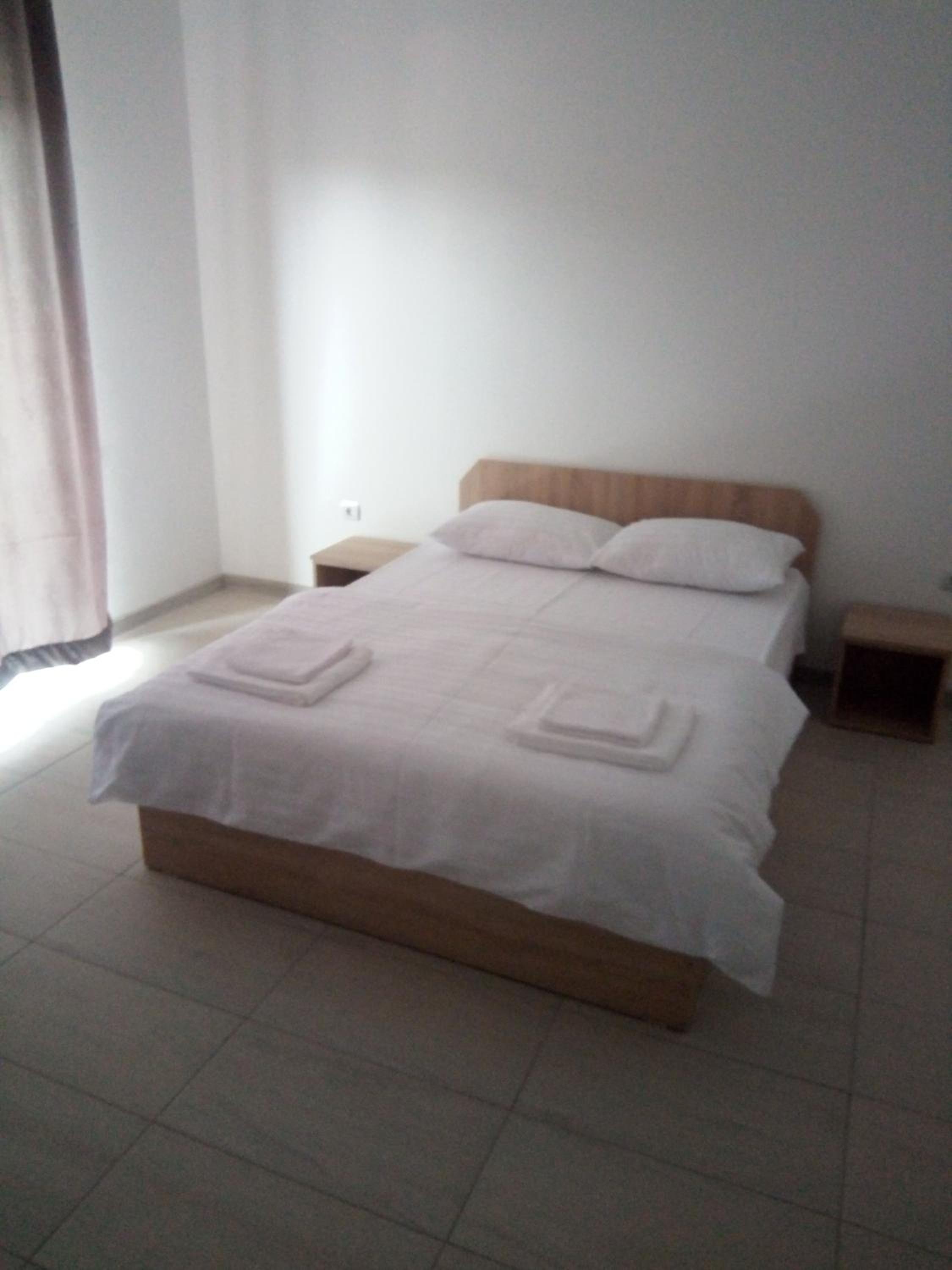 Double Room with Balcony - Photo 8