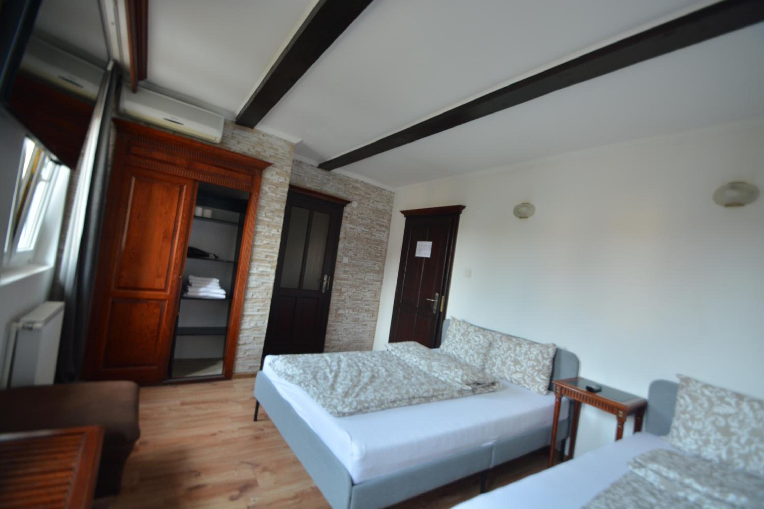 Twin Room with Garden View - Photo 2