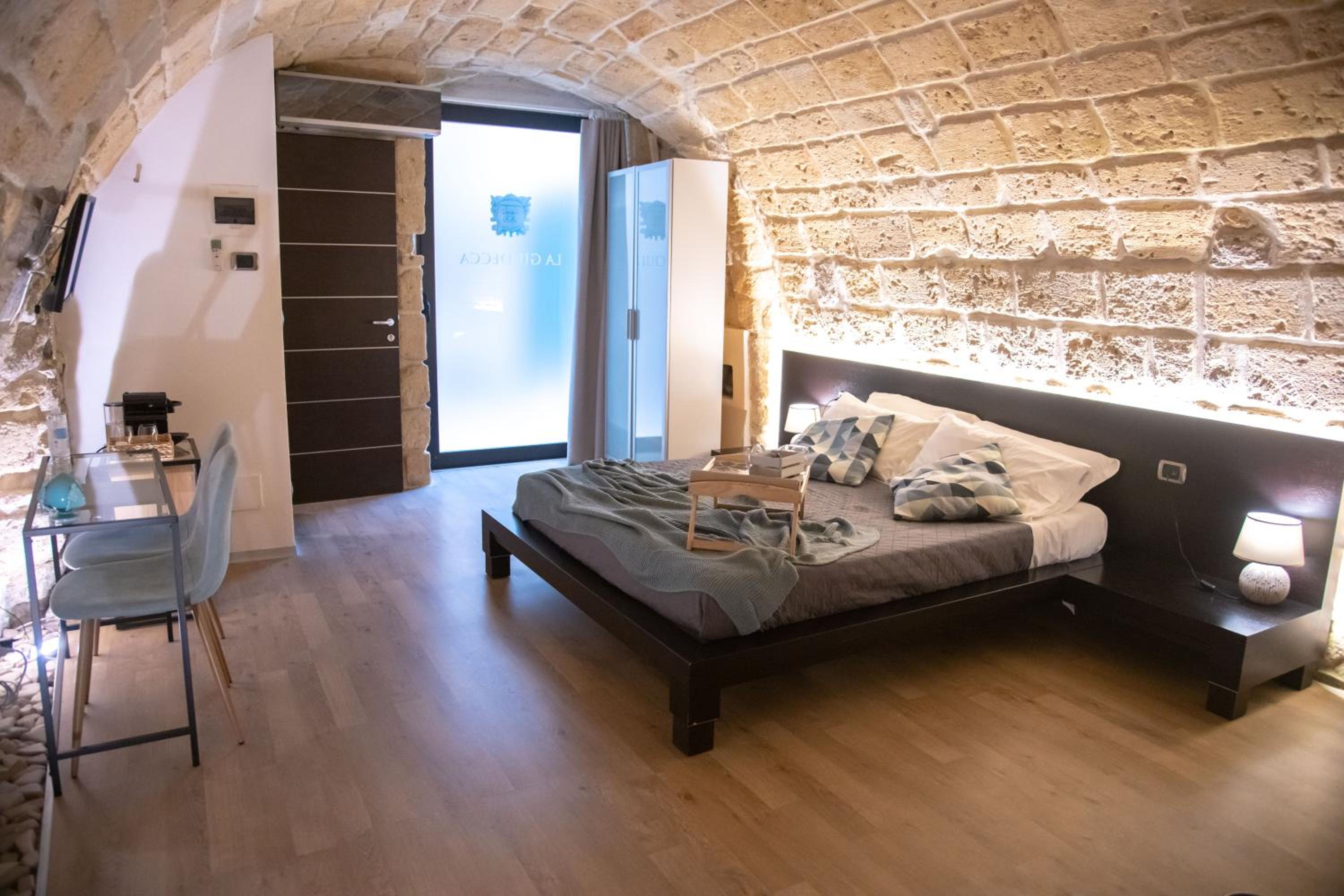 Double Room with Terrace - Photo 4