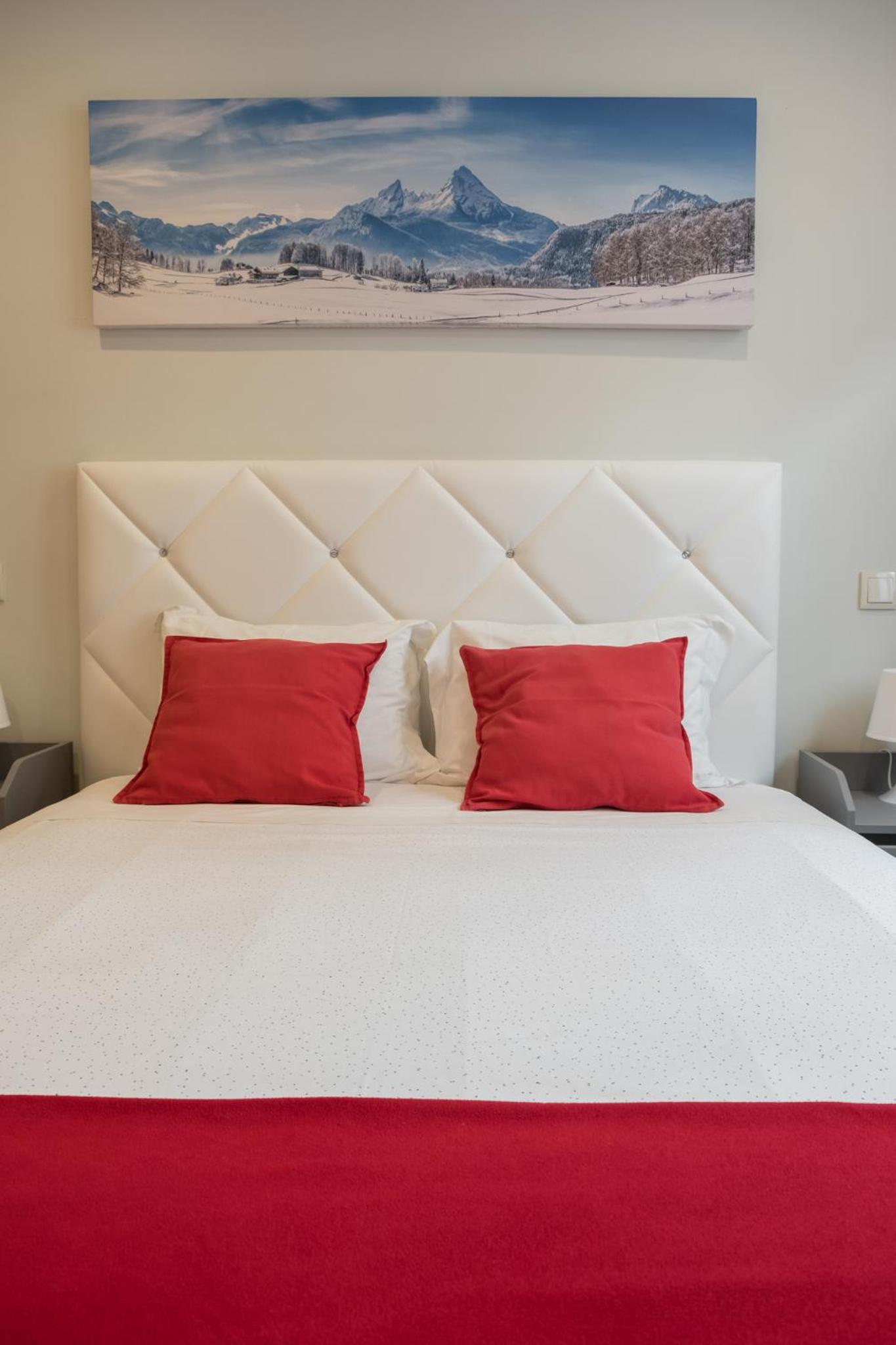 Two-Bedroom Apartment - Photo 9