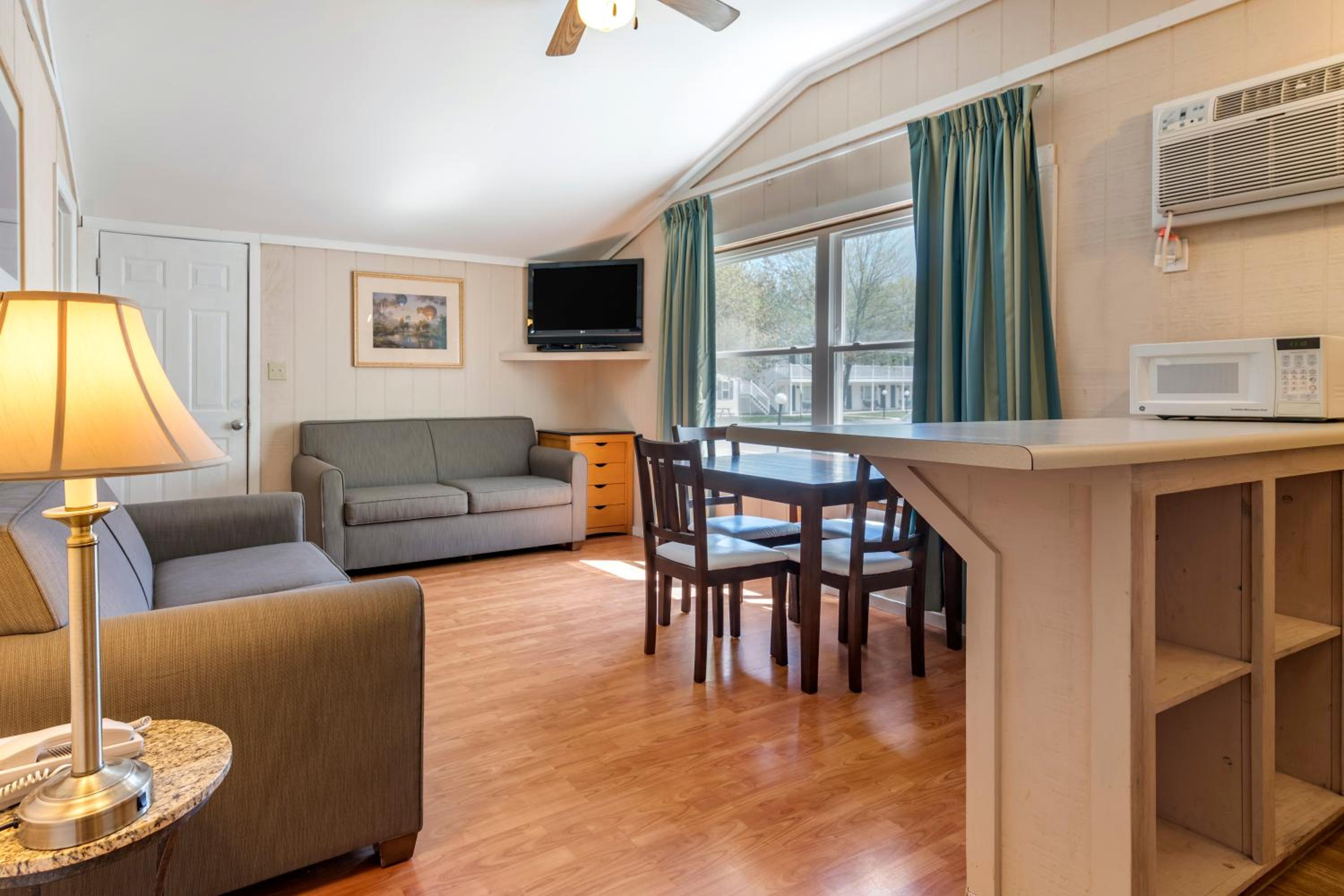 Two-Bedroom Large Cottage photo 1