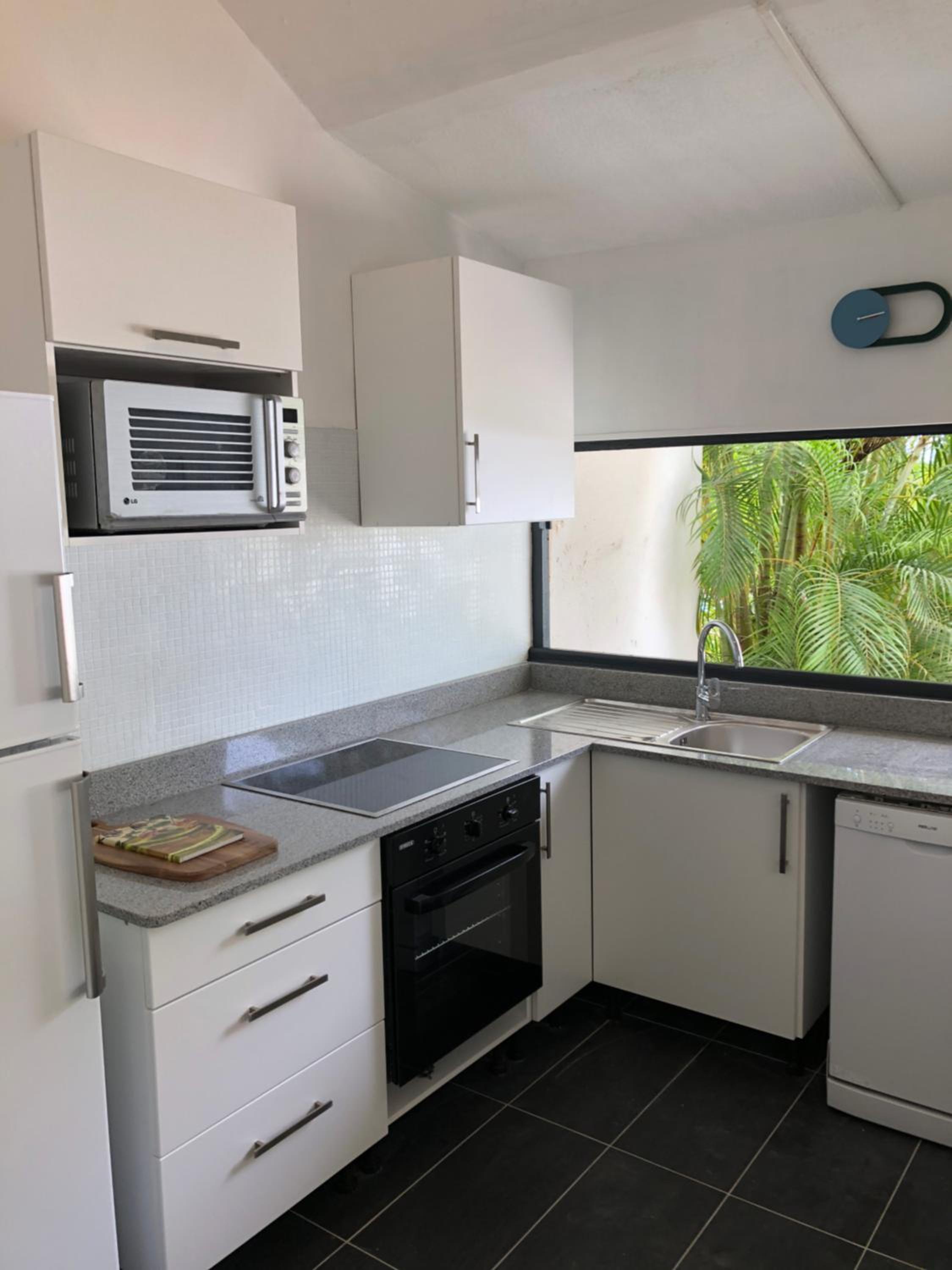 Three-Bedroom Villa photo 2