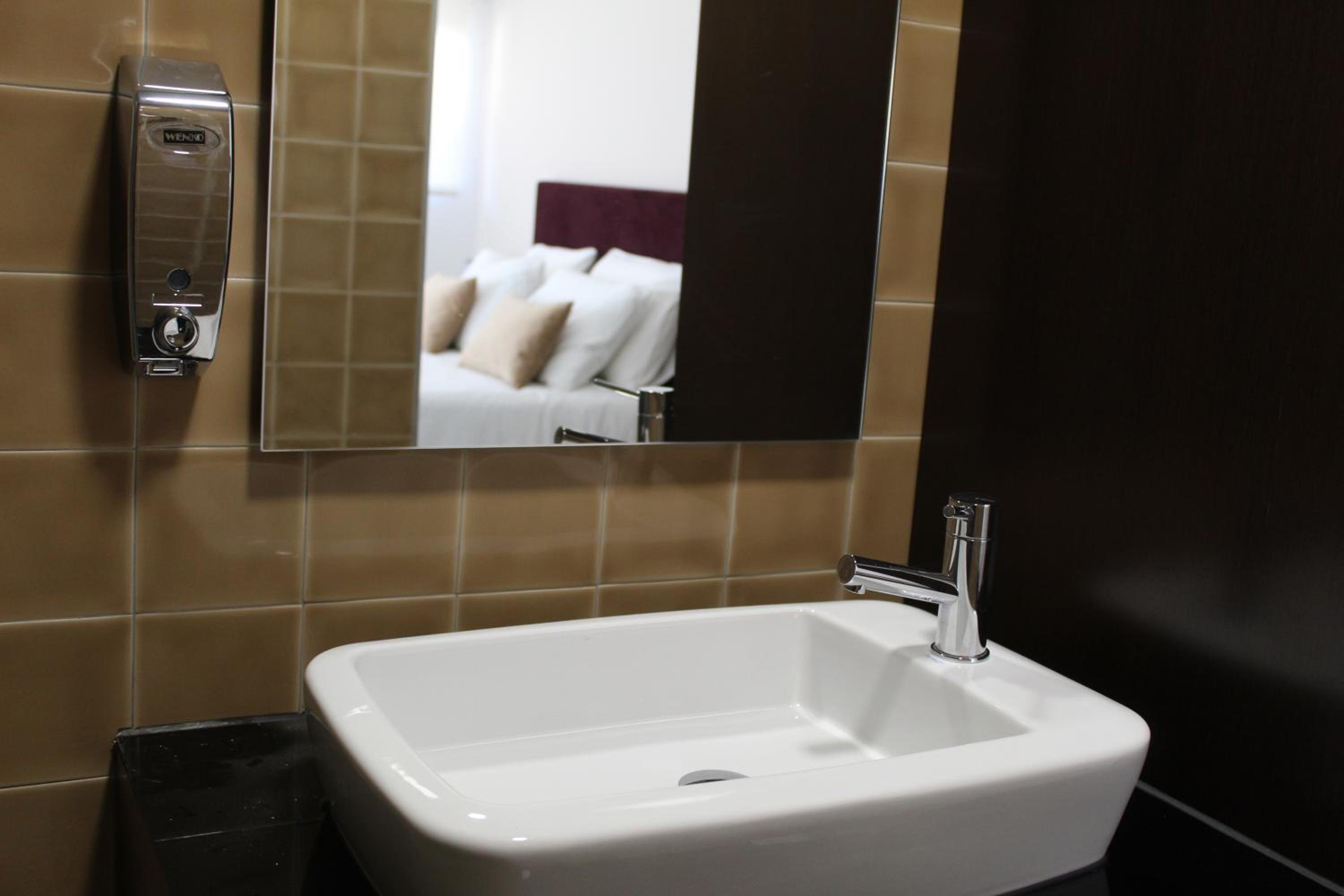 Double Room with Private Bathroom photo 3