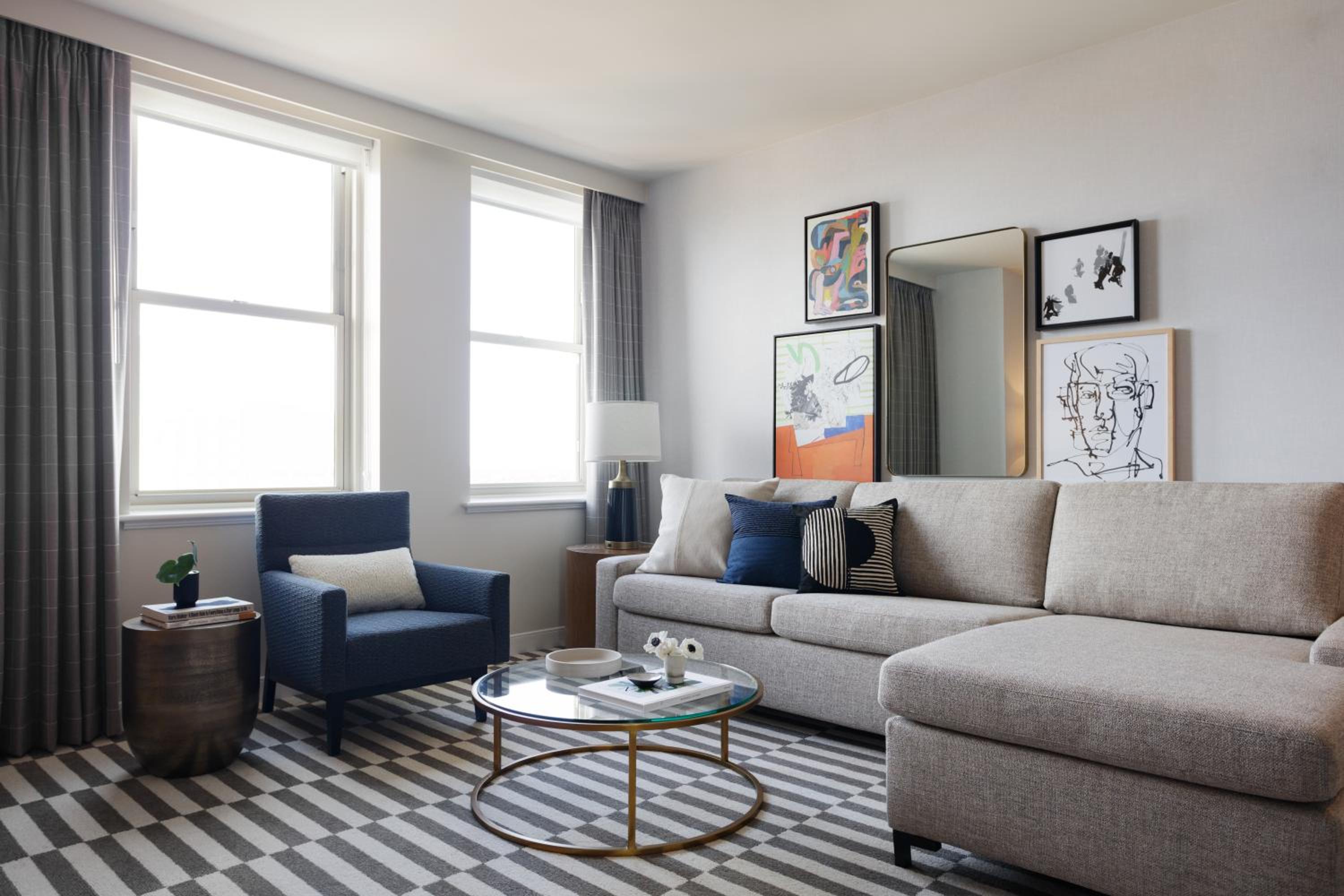 One-Bedroom Suite - Photo 2