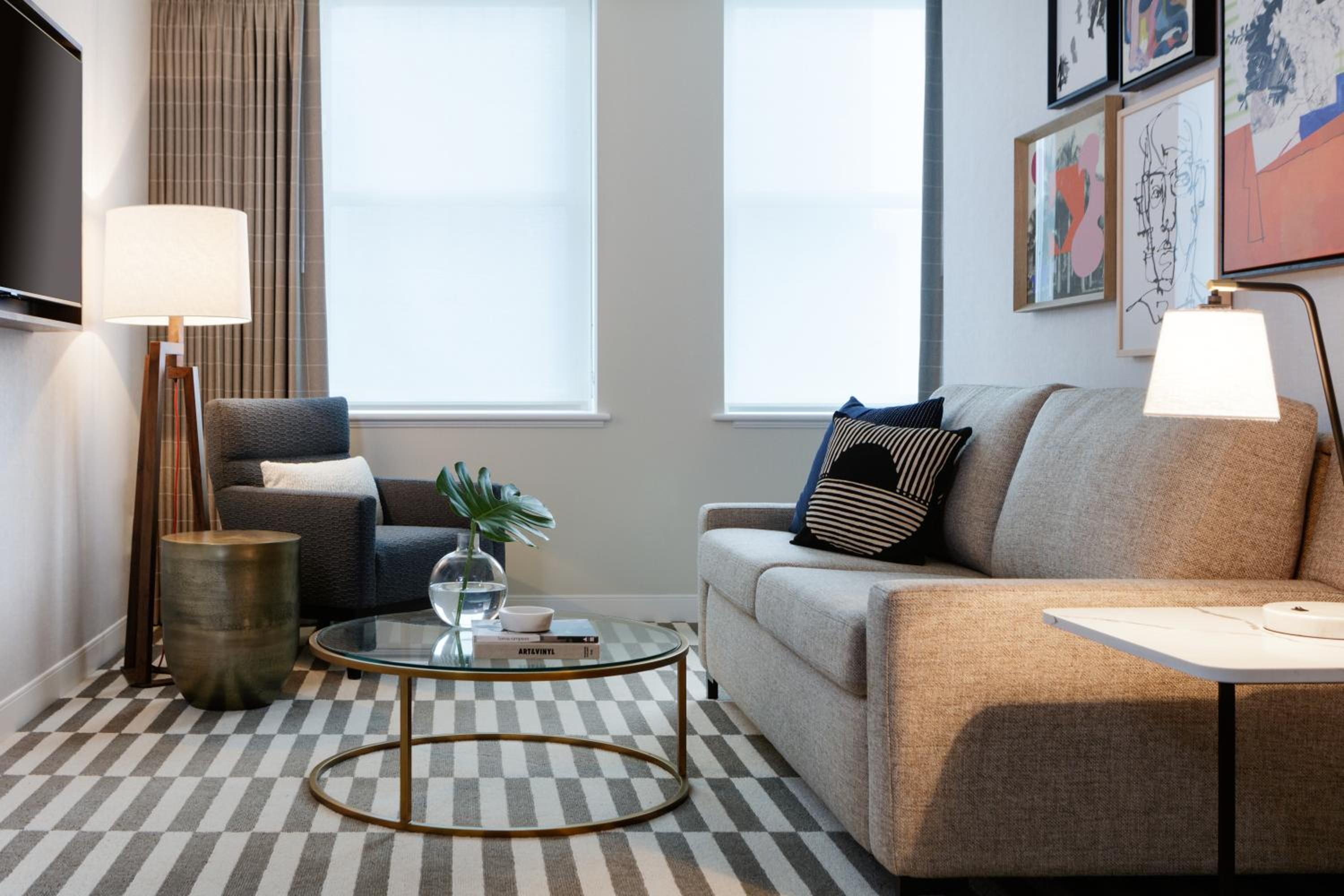 One-Bedroom Suite - Photo 3