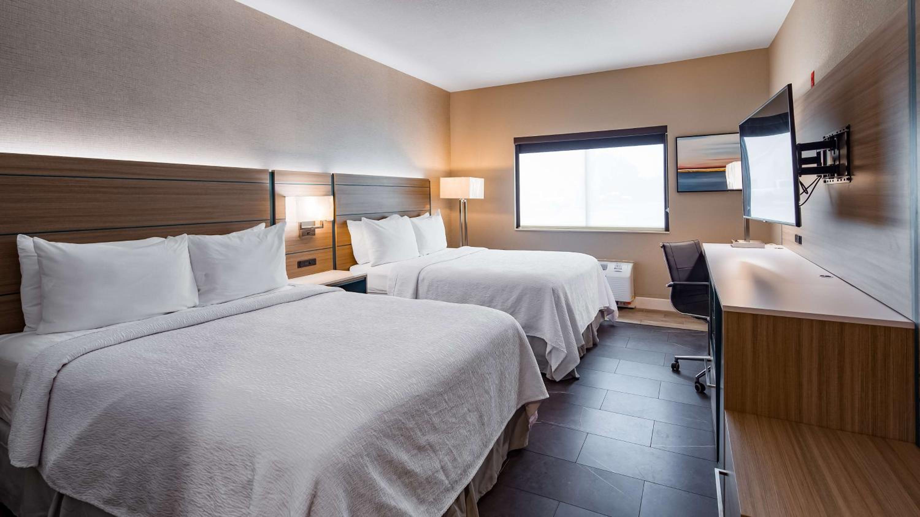 Queen Room with Two Queen Beds - Photo 1