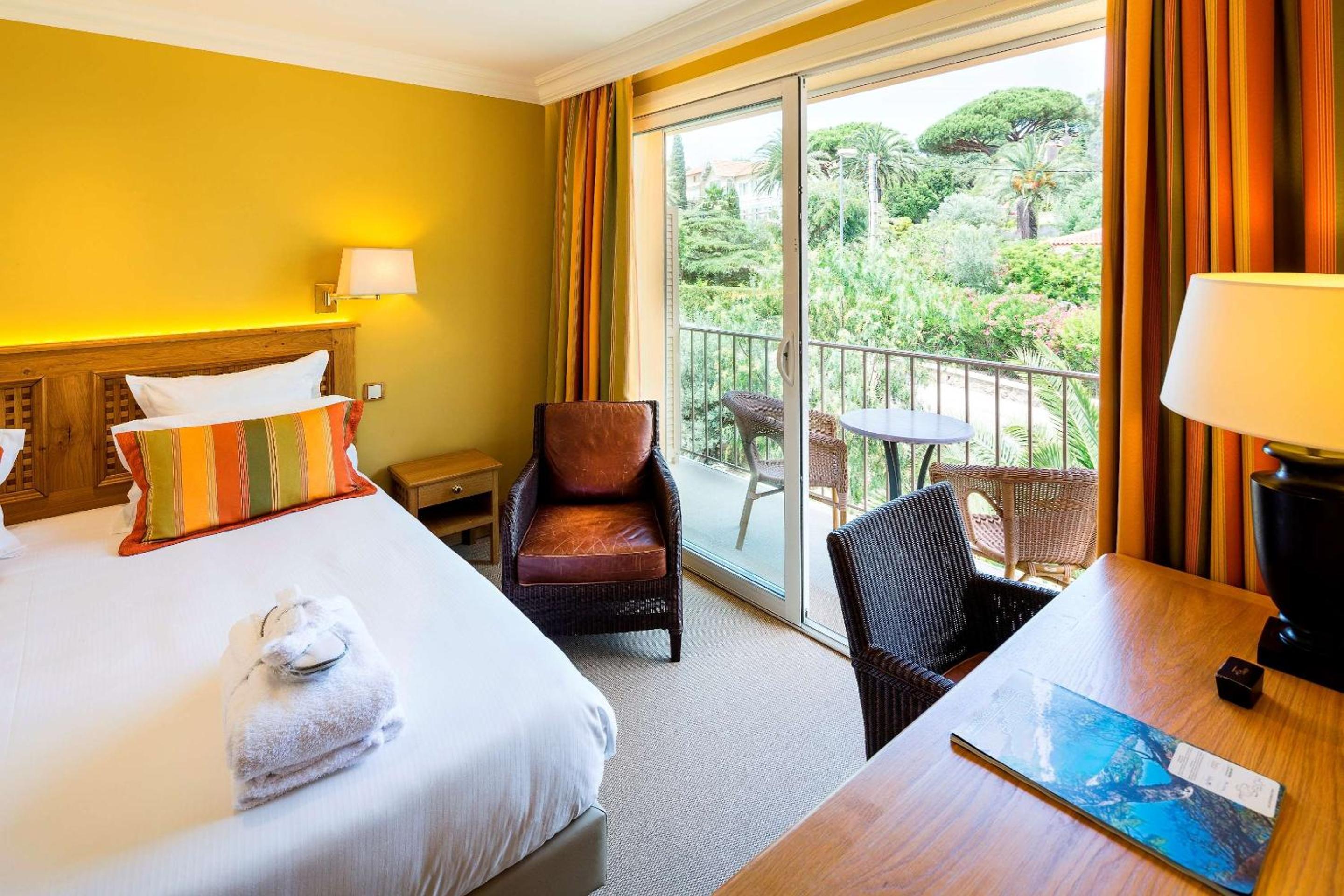 Family King Room with Sofa Bed and Terrace - Photo 1
