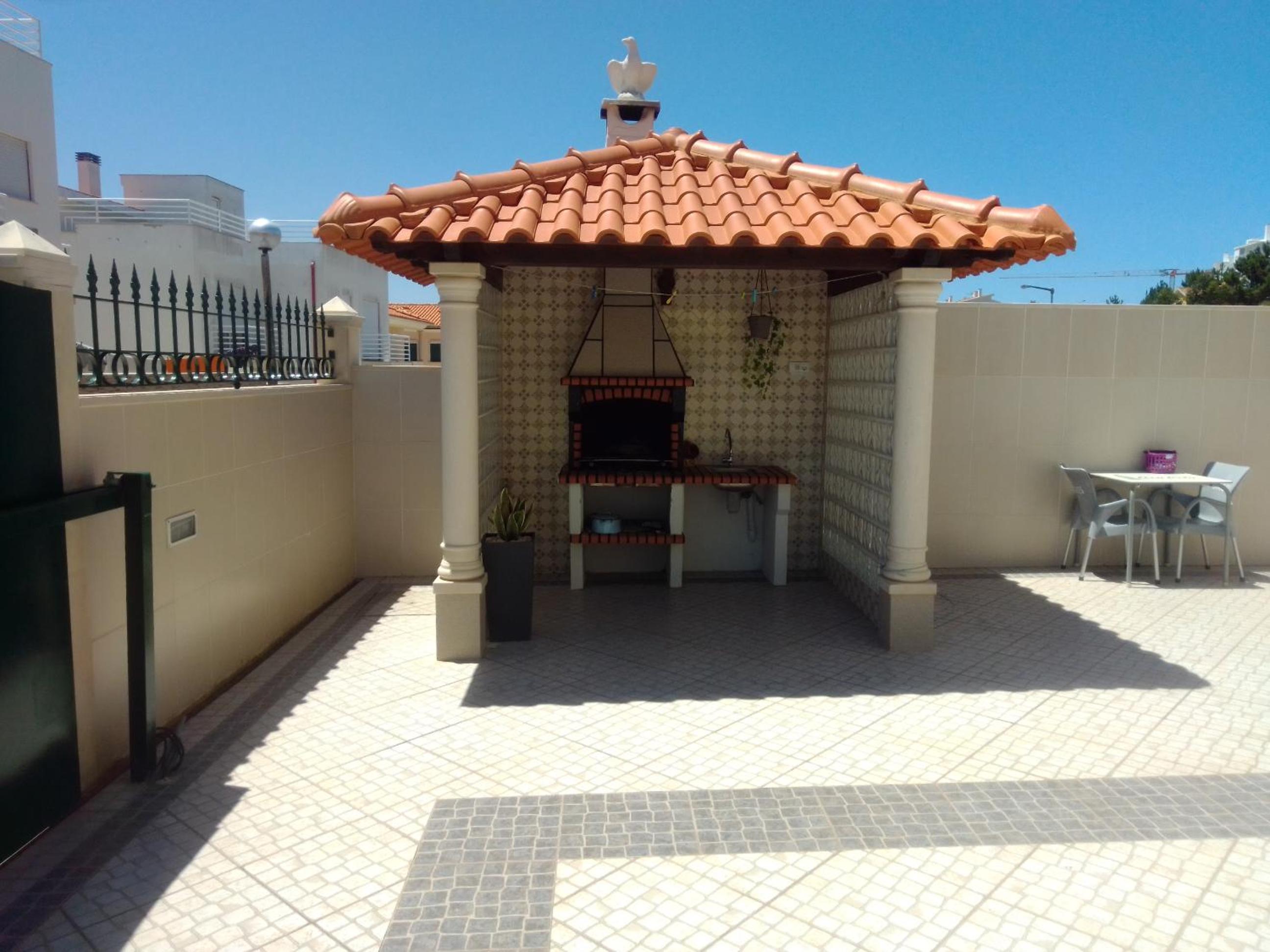 Three-Bedroom House - Photo 2