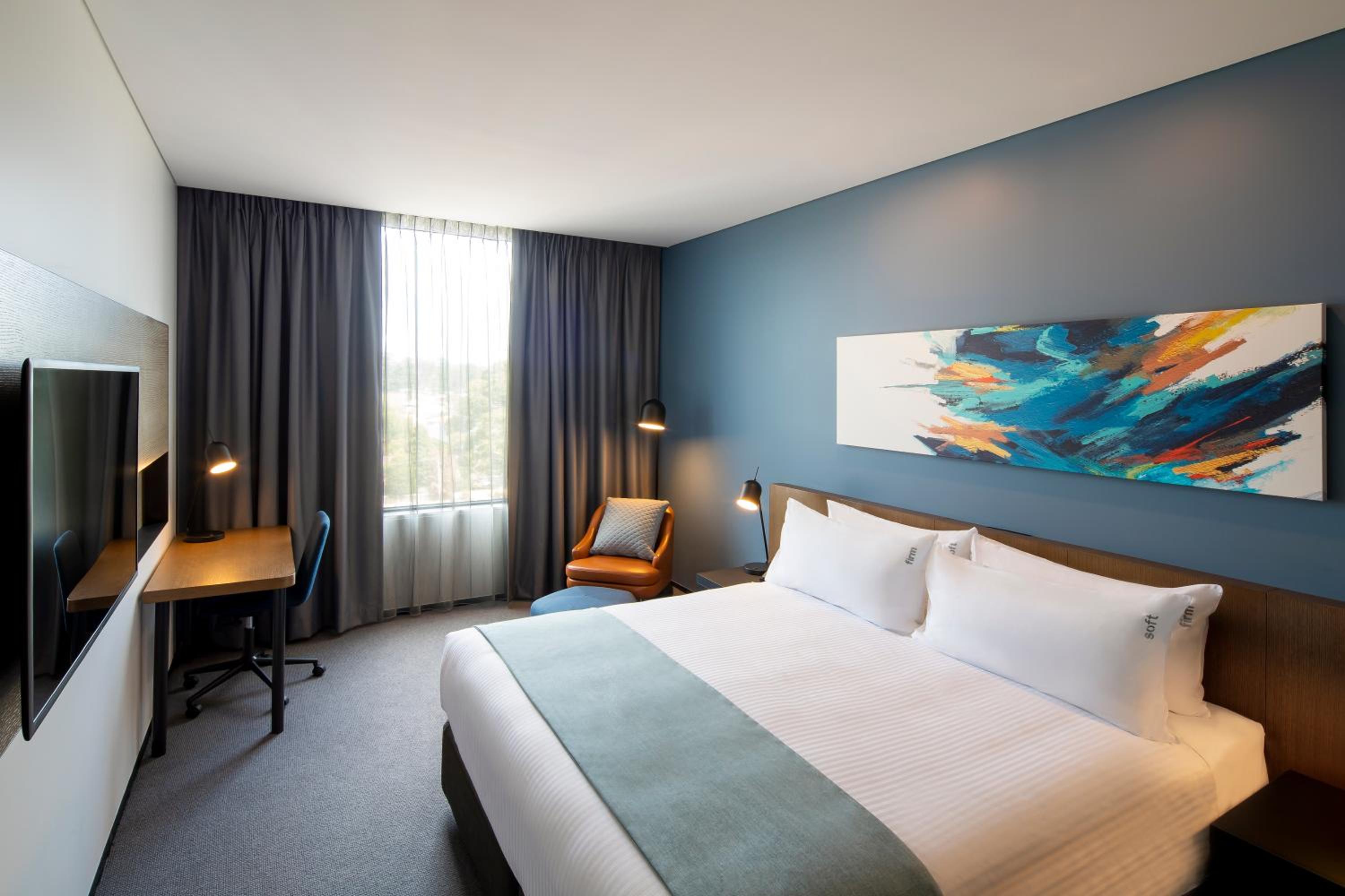 Standard King Room photo 1
