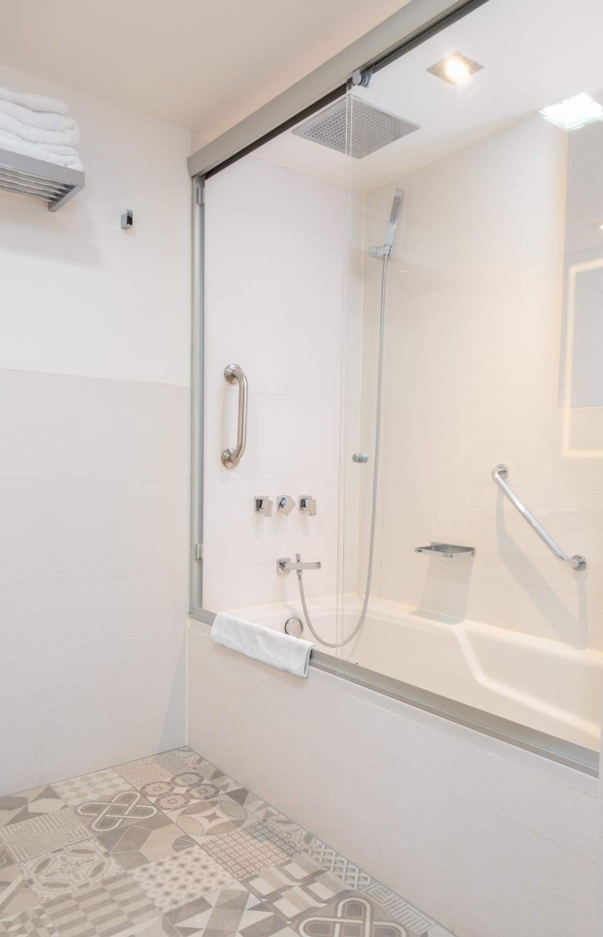 Twin Room - Photo 4