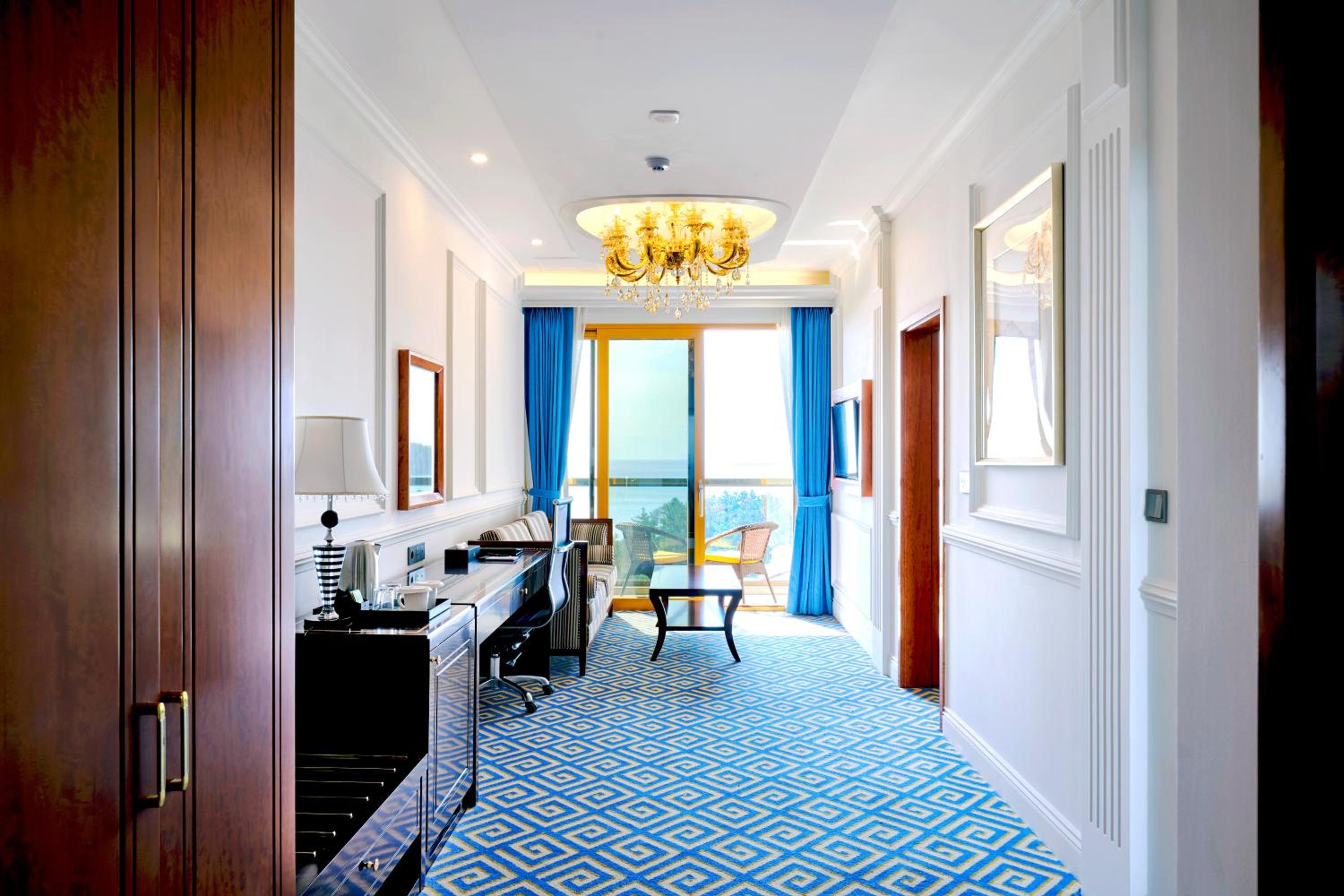 Ocean View Suite - Photo 1