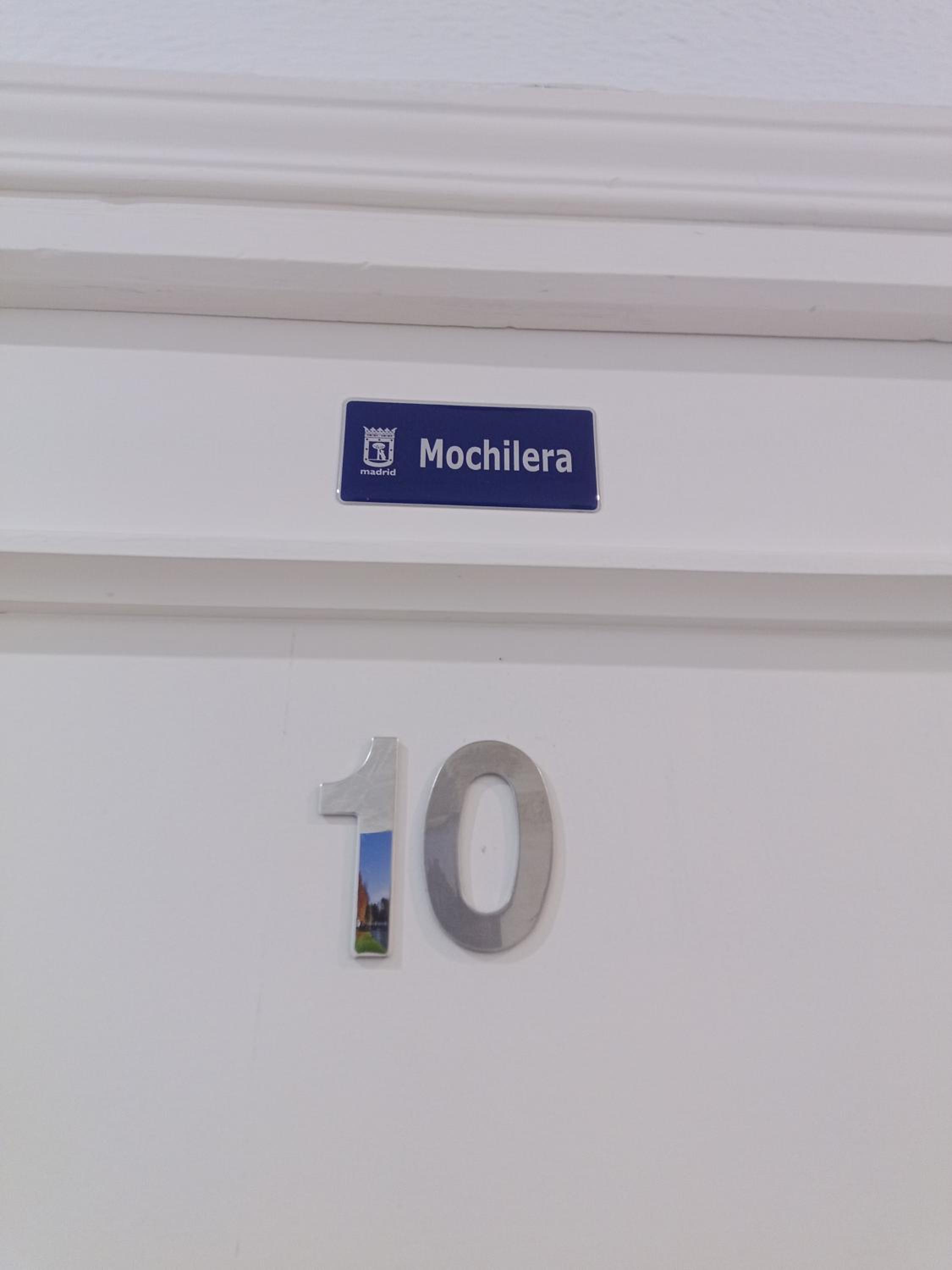 Twin Room - Photo 10