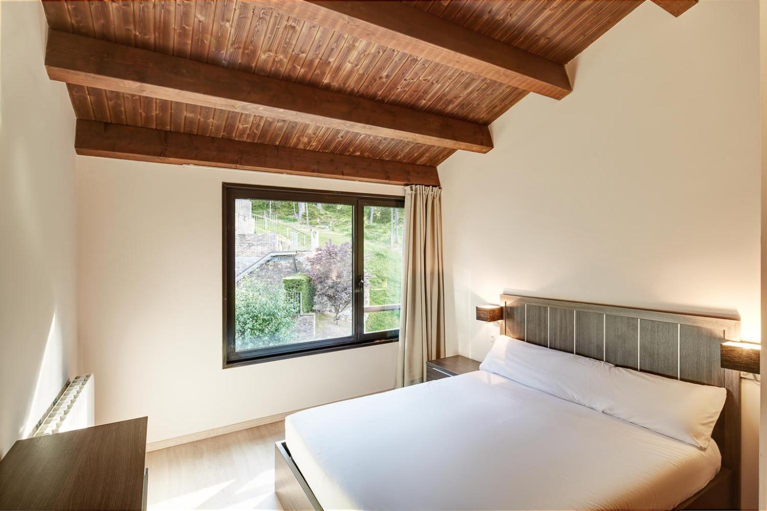 Apartment with Terrace - Photo 3