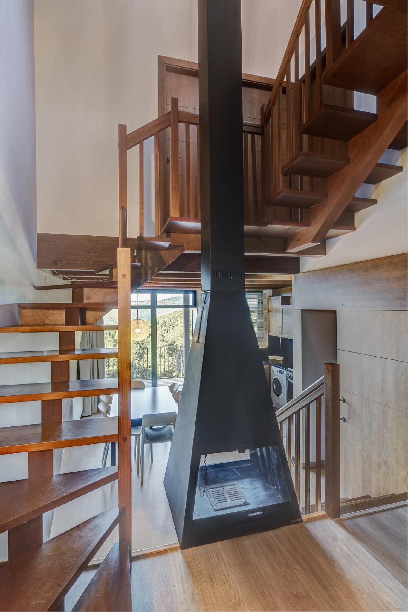 Apartment with Terrace - Photo 4