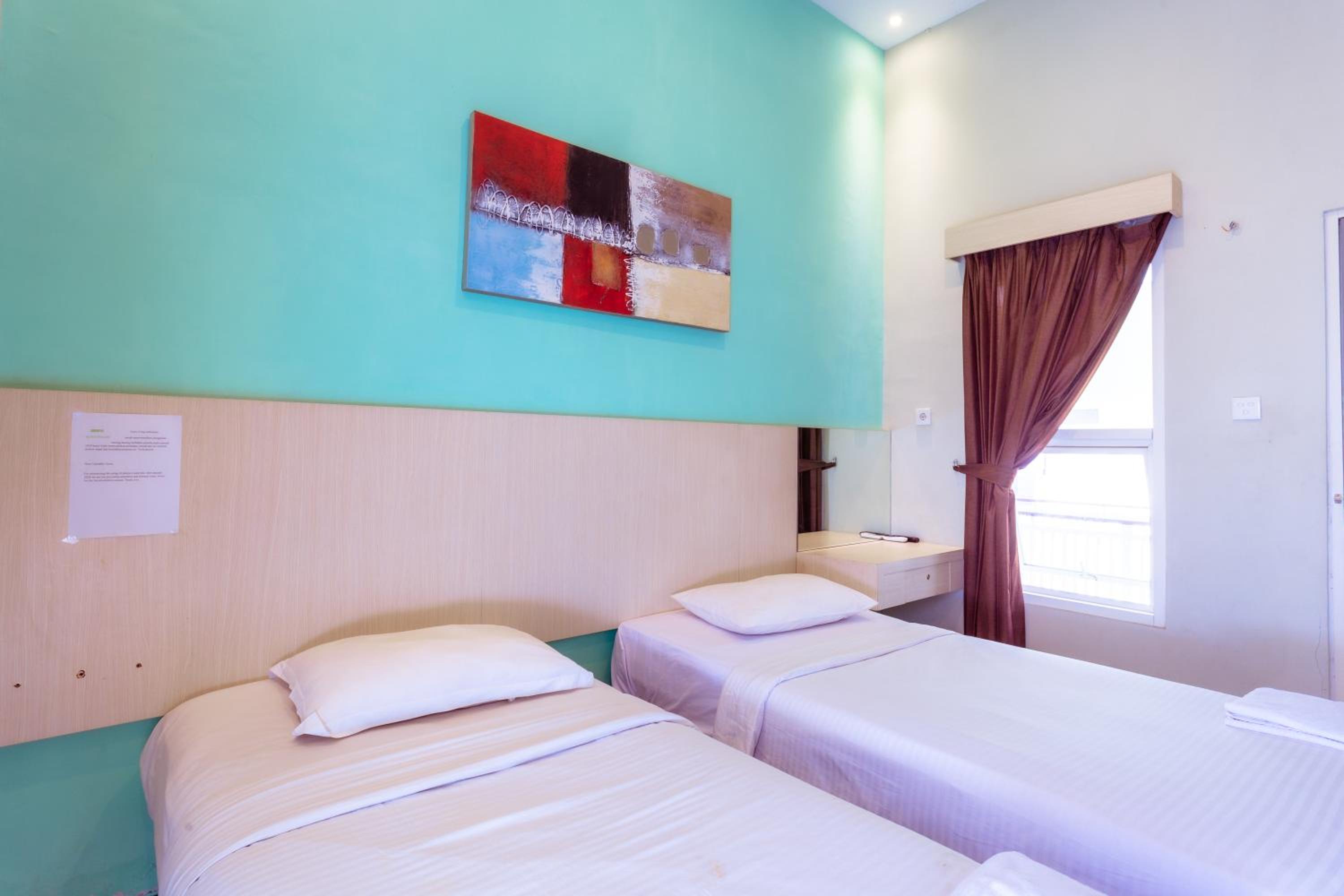 Deluxe Twin Room - Photo 8