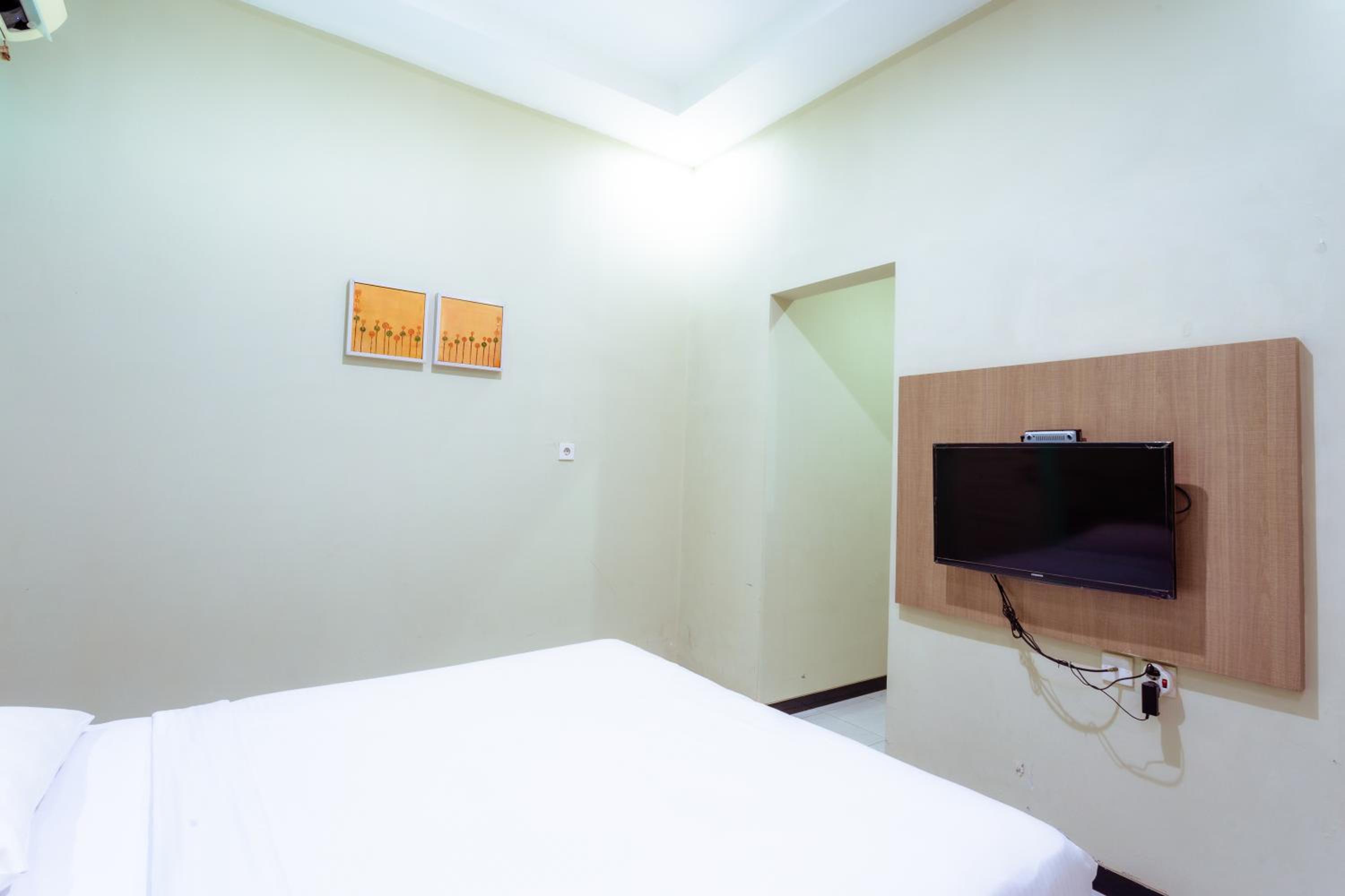 Deluxe Double Room - Photo 8