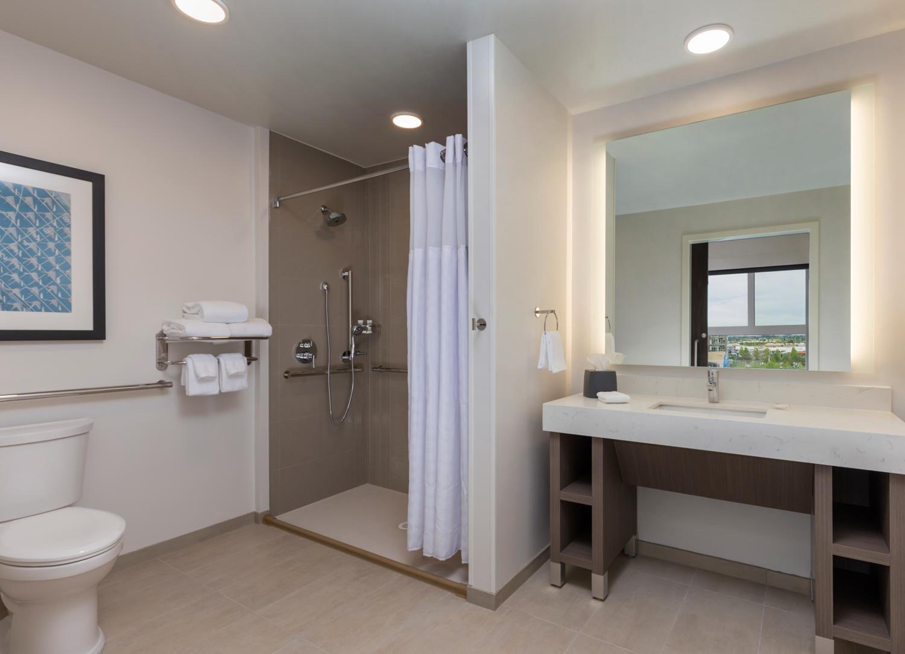 Studio Suite with Two Queen Beds with Sofa Bed, Kitchen and Tub - Disability Access - Photo 8