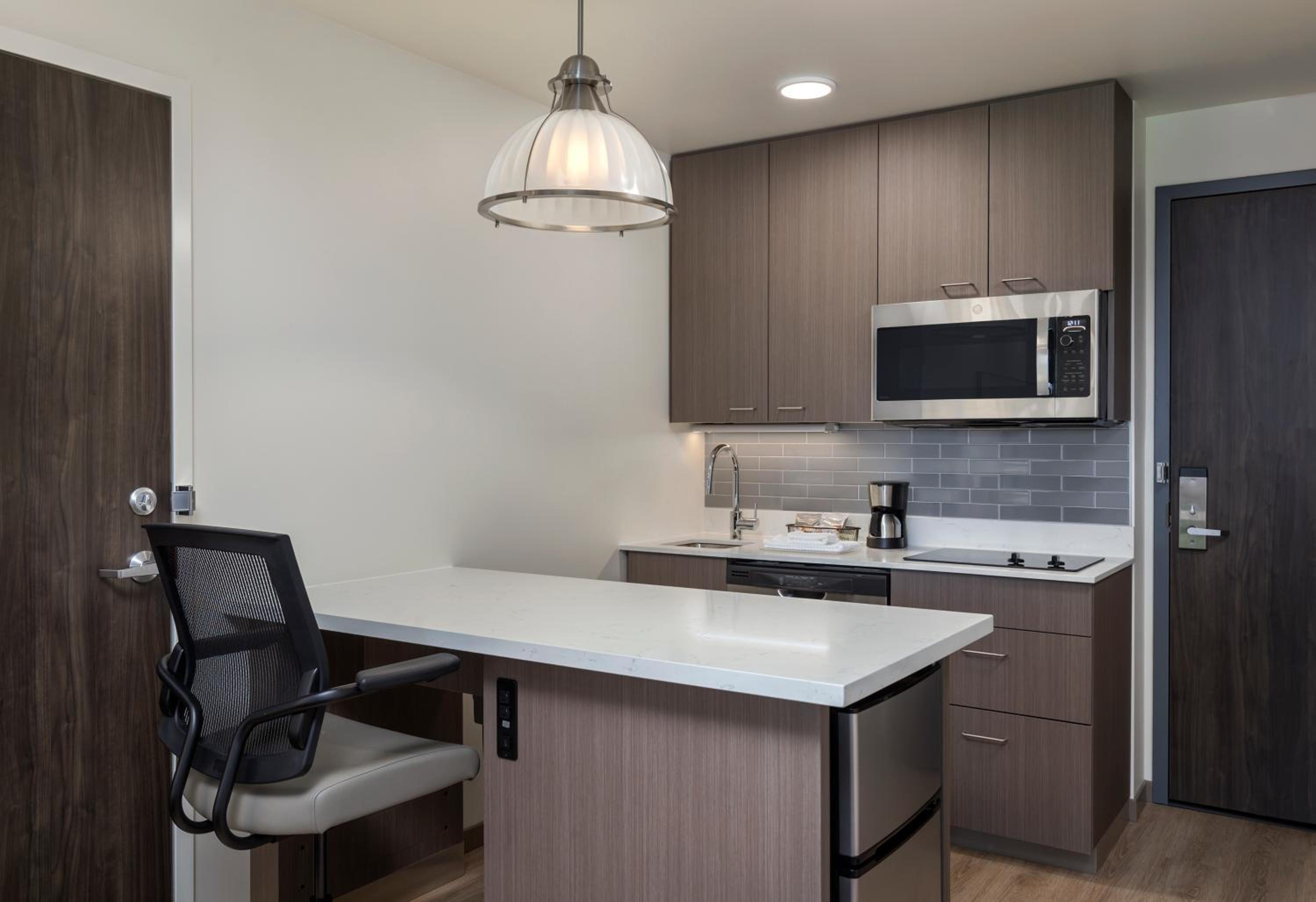 King Studio Suite with Kitchen and Sofa Bed - Photo 2