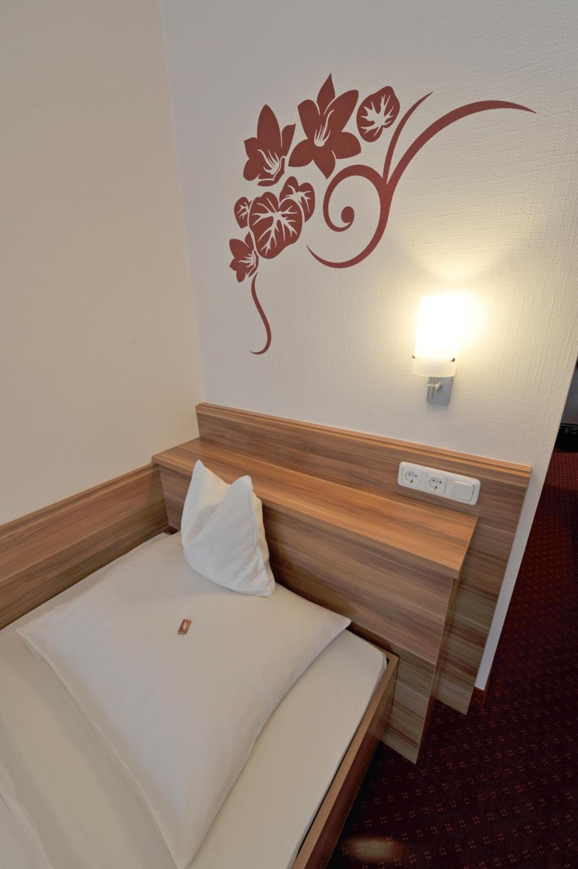 Single Room photo 2