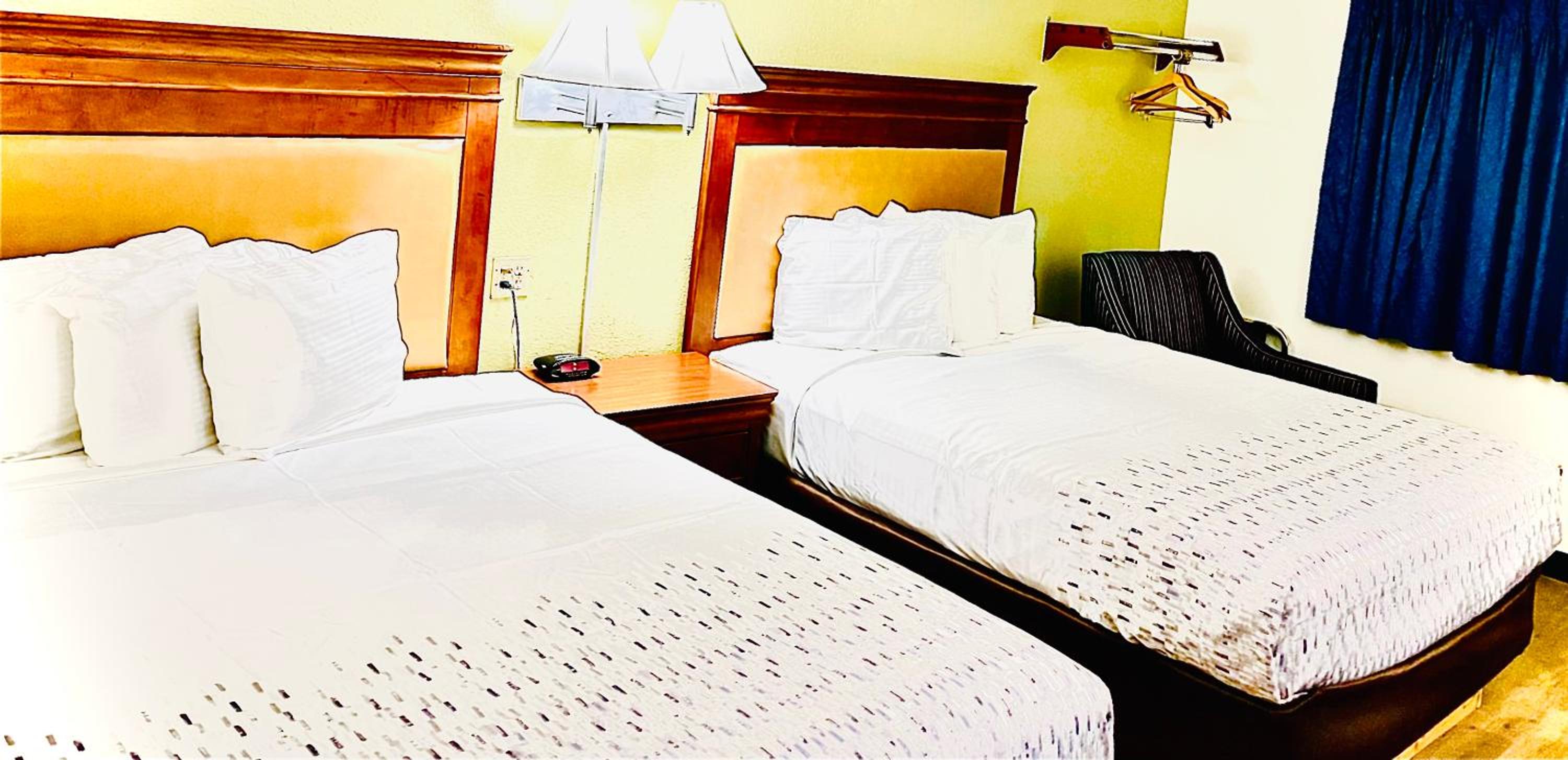 Queen Room with Two Queen Beds - Non-Smoking photo 1