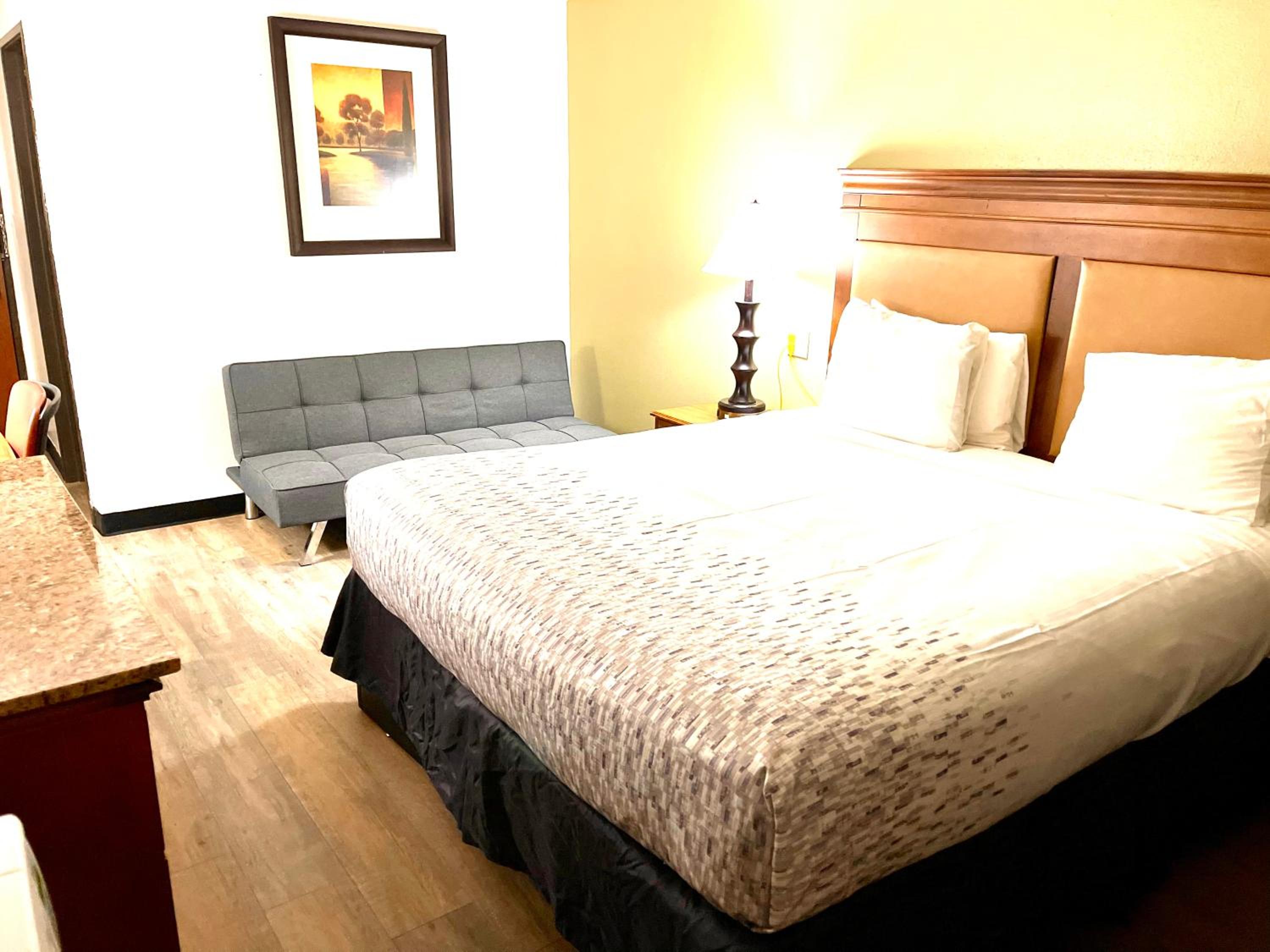 King Studio Suite - Non-Smoking - Photo 5