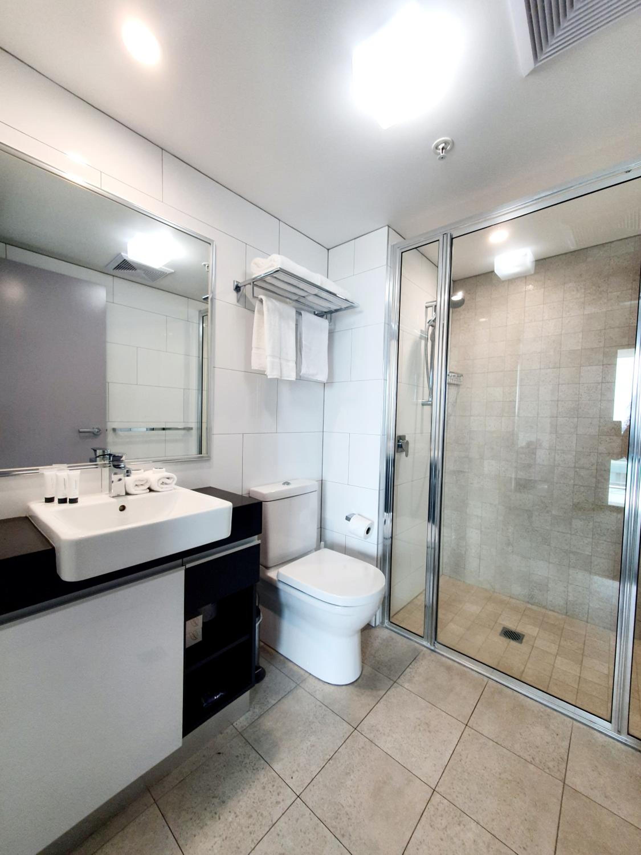 One-Bedroom Apartment thumbnail 6