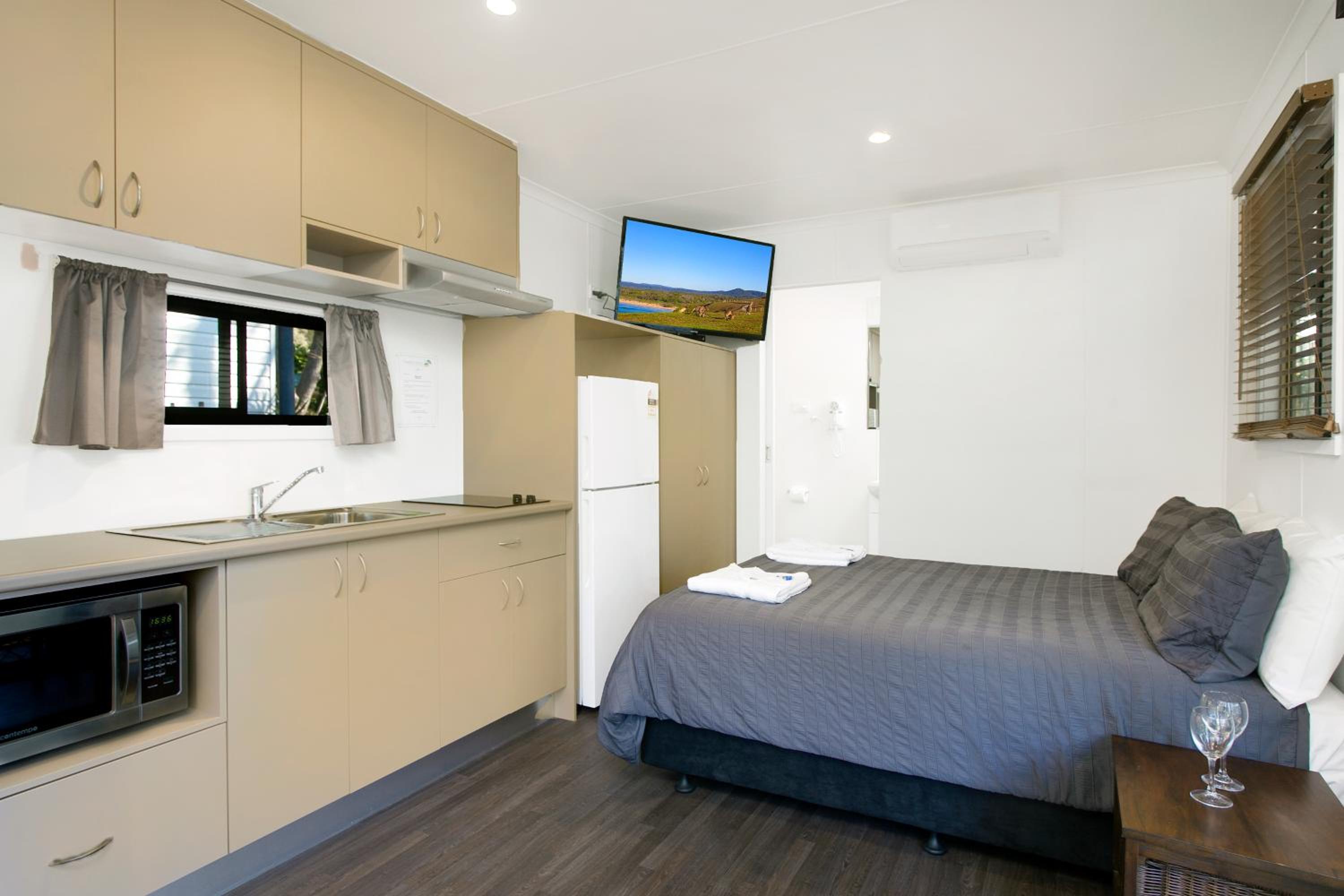 Bungalow (Not Pet Friendly) - 4 People photo 3
