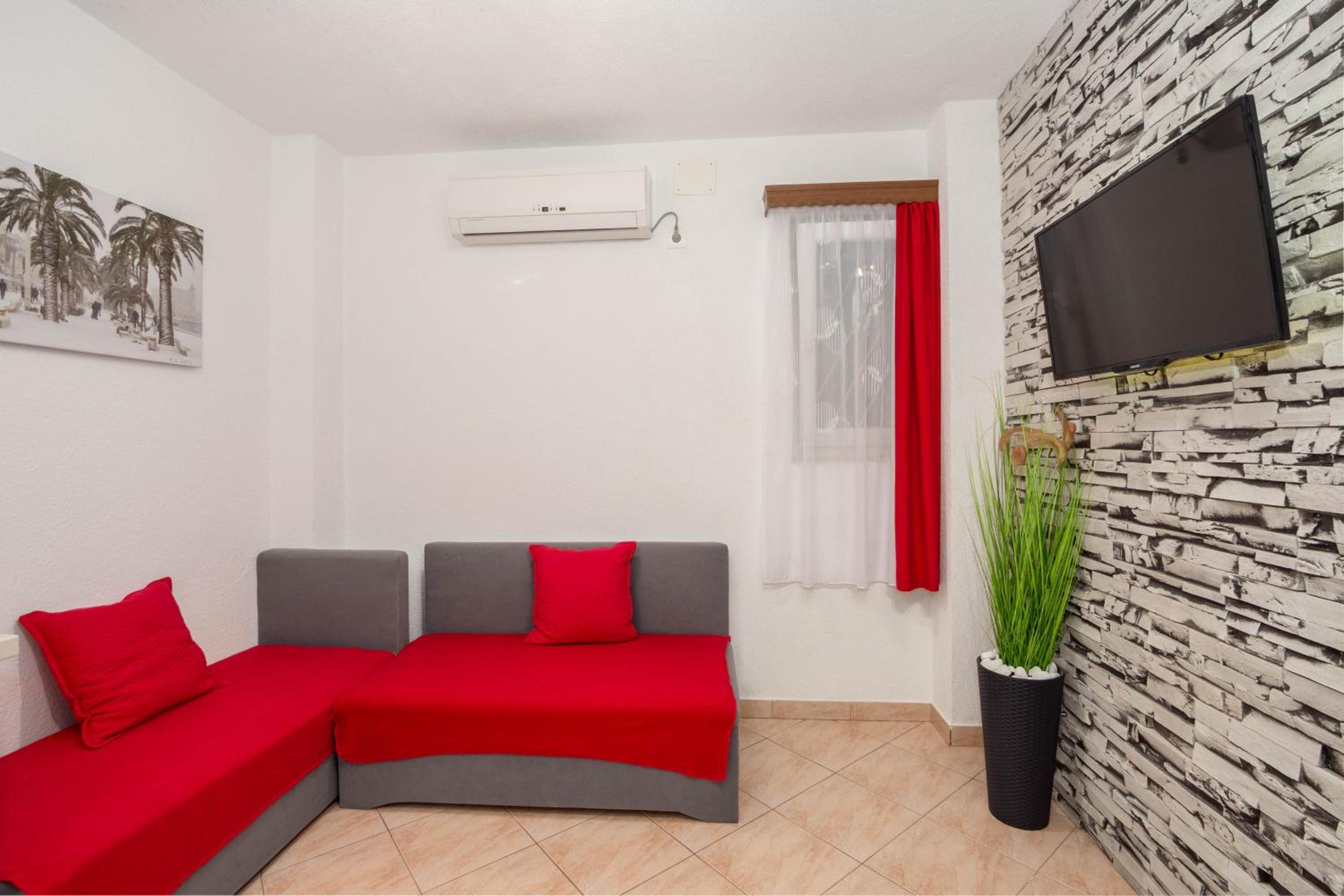 Duplex One-Bedroom Apartment - Photo 5
