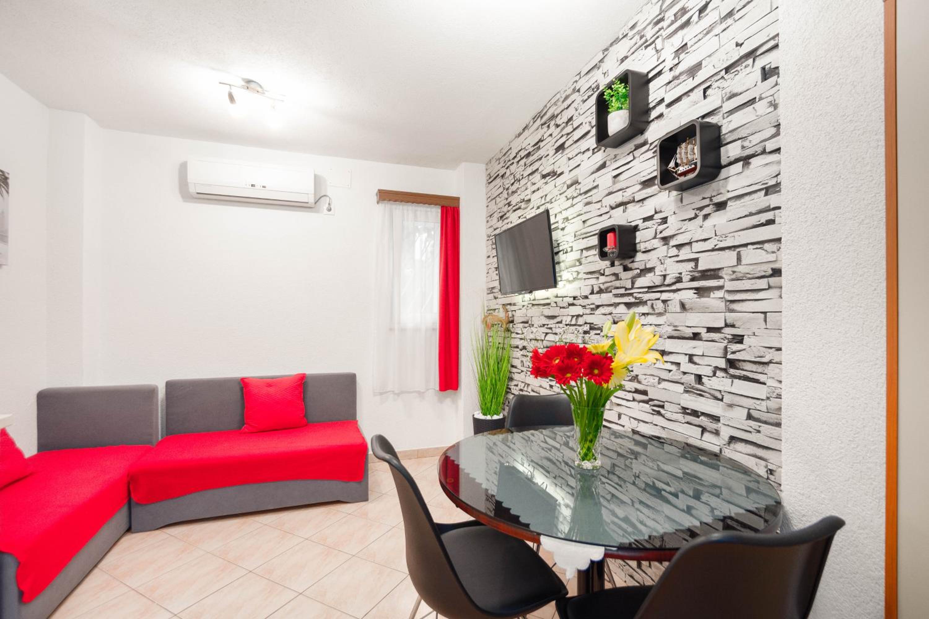 Duplex One-Bedroom Apartment - Photo 4