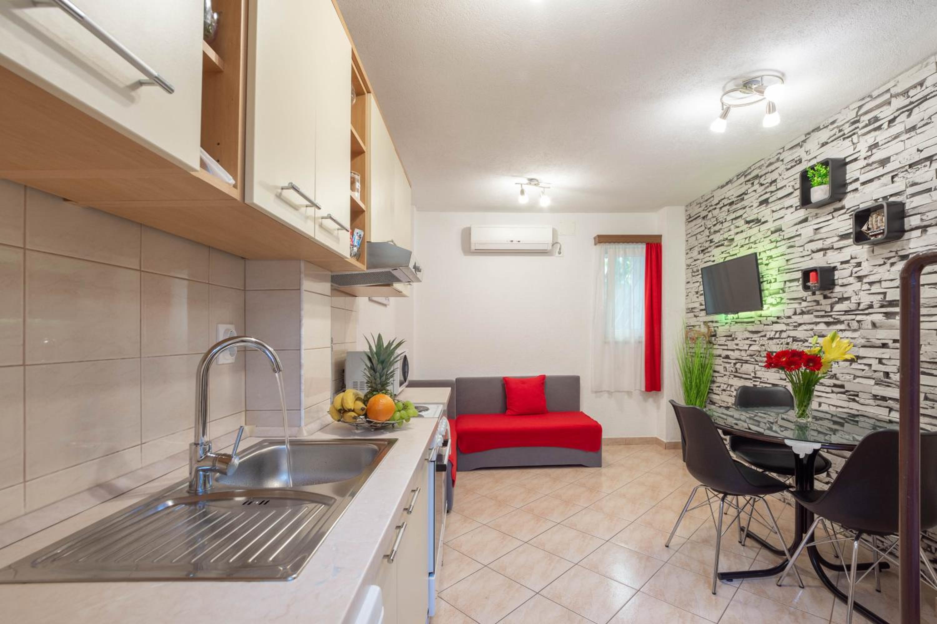 Duplex One-Bedroom Apartment - Photo 3