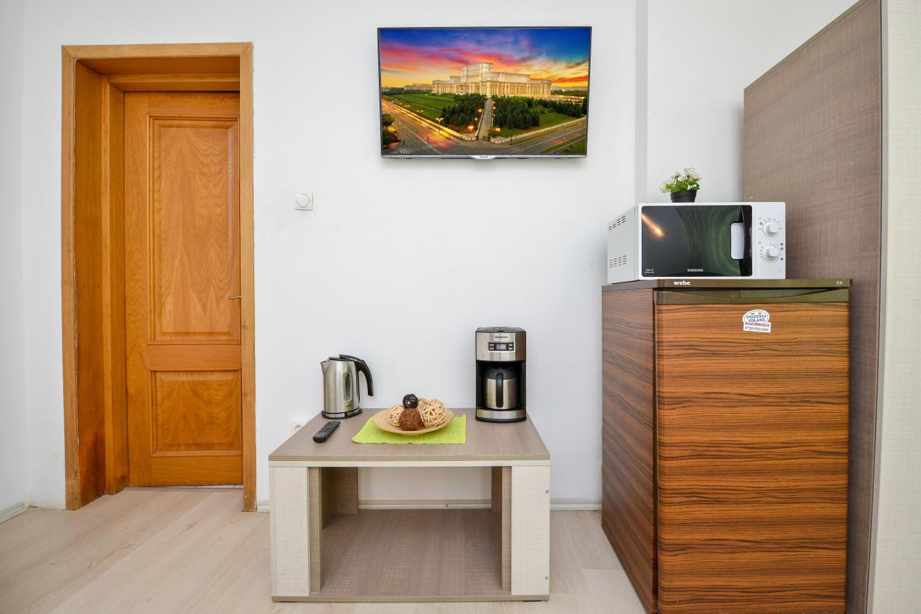 Apartment with Terrace - Photo 13