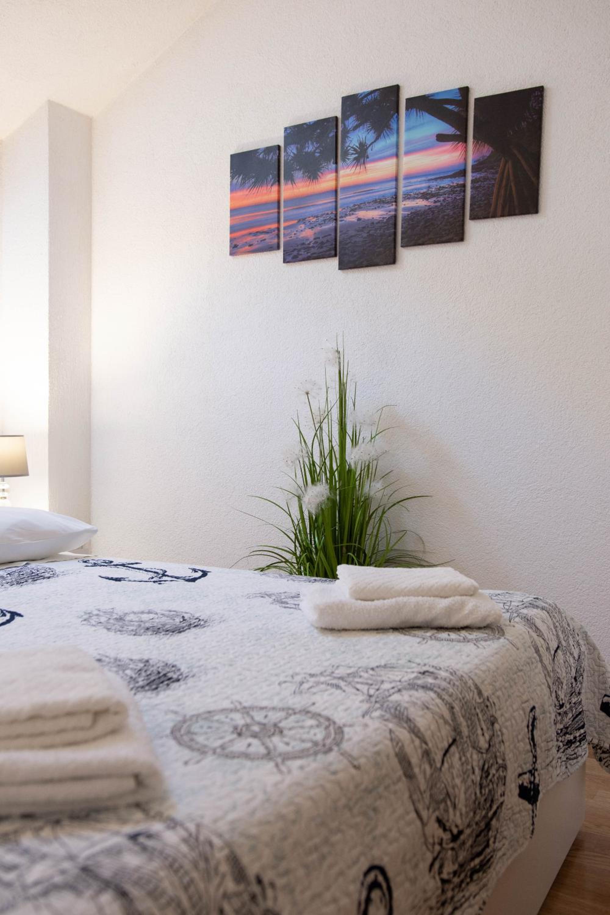 Duplex One-Bedroom Apartment - Photo 21