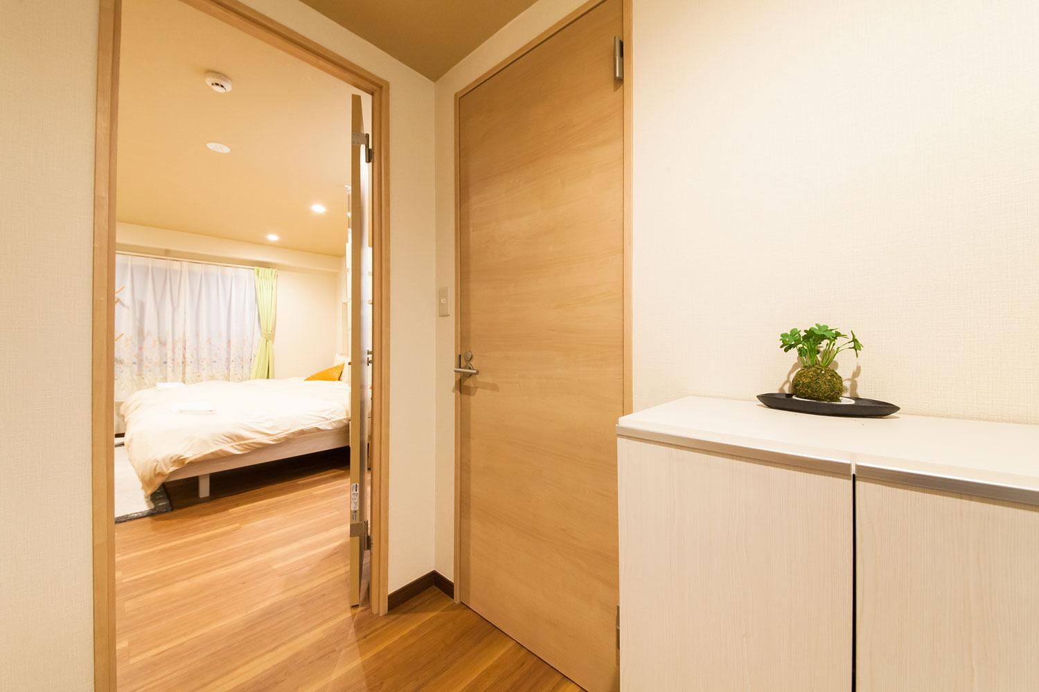 One-Bedroom Apartment photo 2